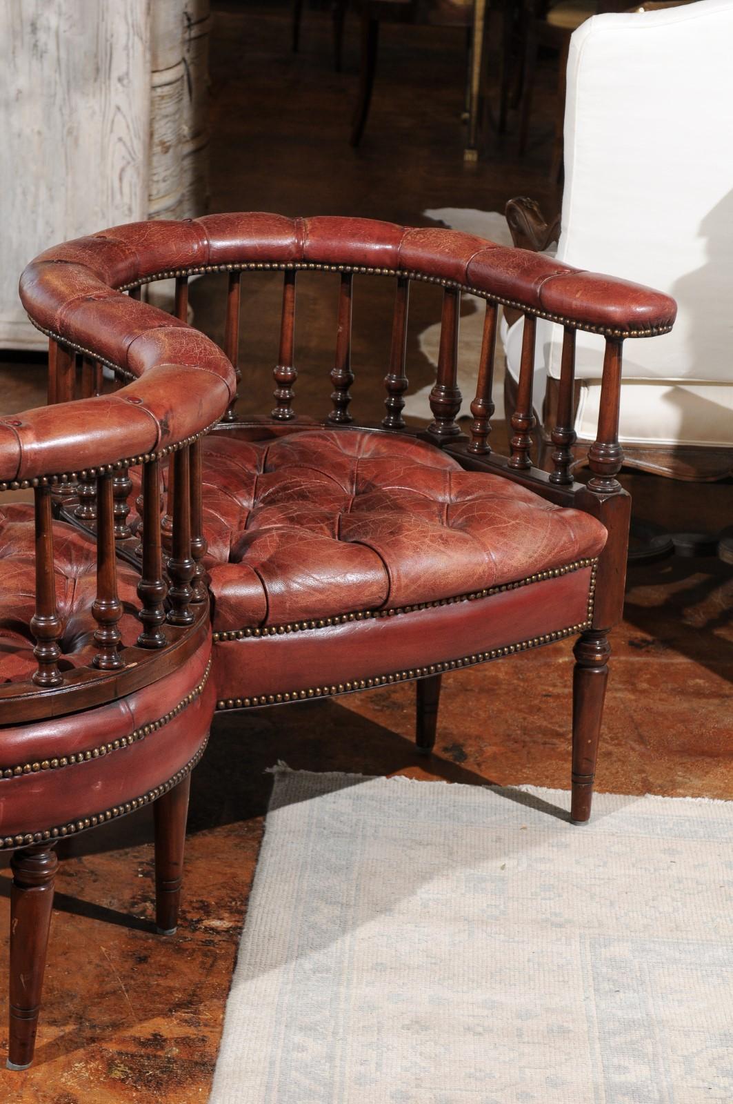 French 19th Century Tufted Leather Tête-à-Tête Conversation Bench with Nailhead 4
