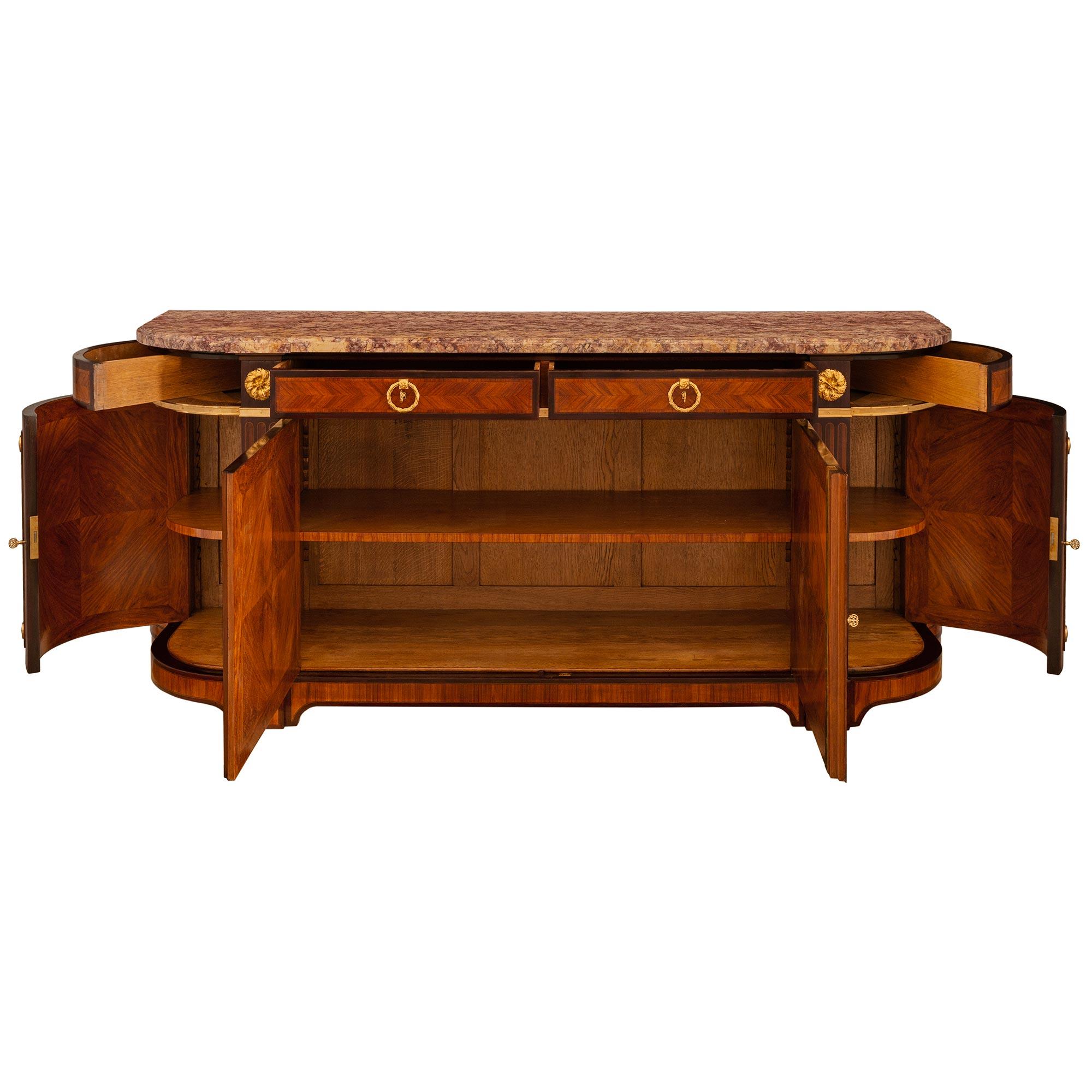 Luigi XVI Buffet francese del XIX secolo in legno di tulipano, Kingwood e marmo, firmato Krieger in vendita