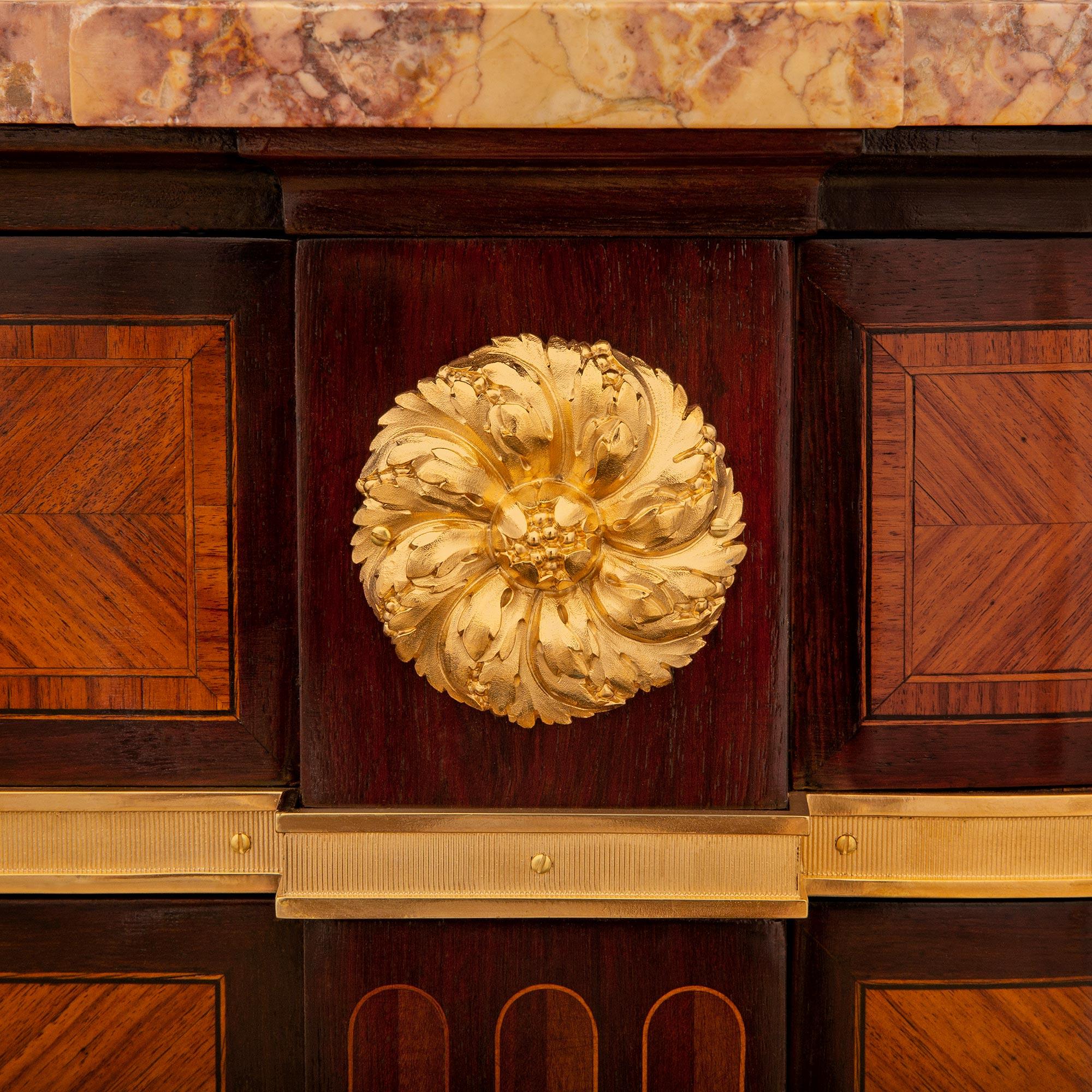 Buffet francese del XIX secolo in legno di tulipano, Kingwood e marmo, firmato Krieger in vendita 2