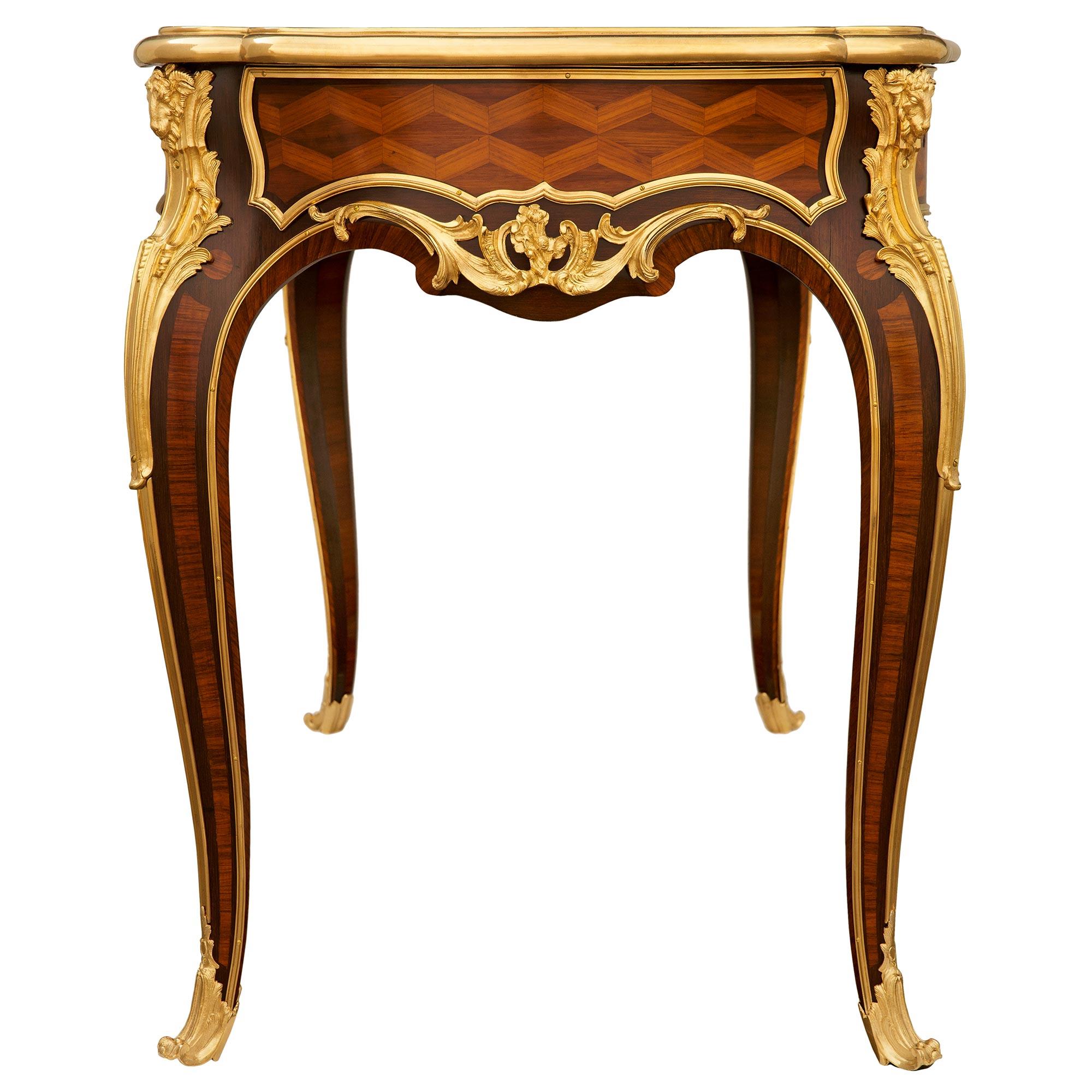 Scrivania francese del XIX secolo in legno di tulipano, Kingwood e ormolu, attribuita a Durand In condizioni buone in vendita a West Palm Beach, FL