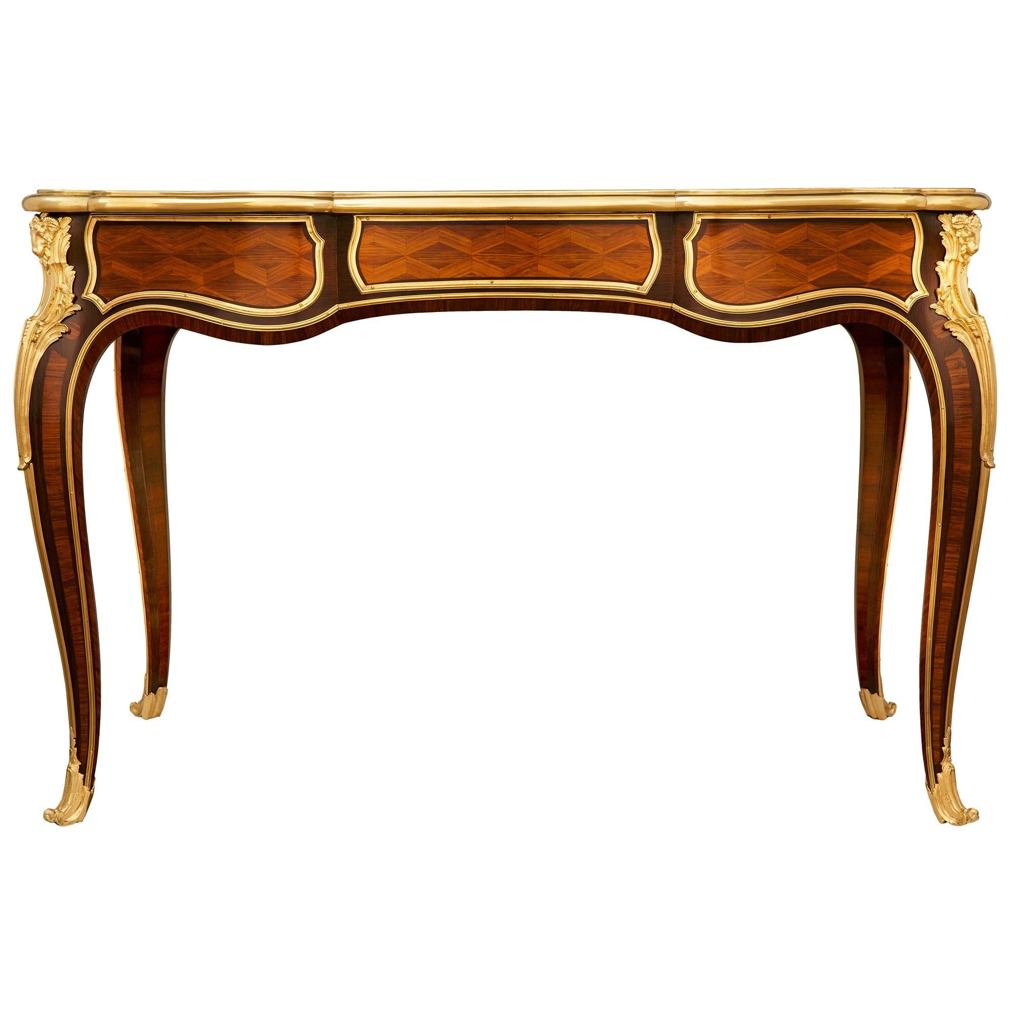 Similoro Scrivania francese del XIX secolo in legno di tulipano, Kingwood e ormolu, attribuita a Durand in vendita