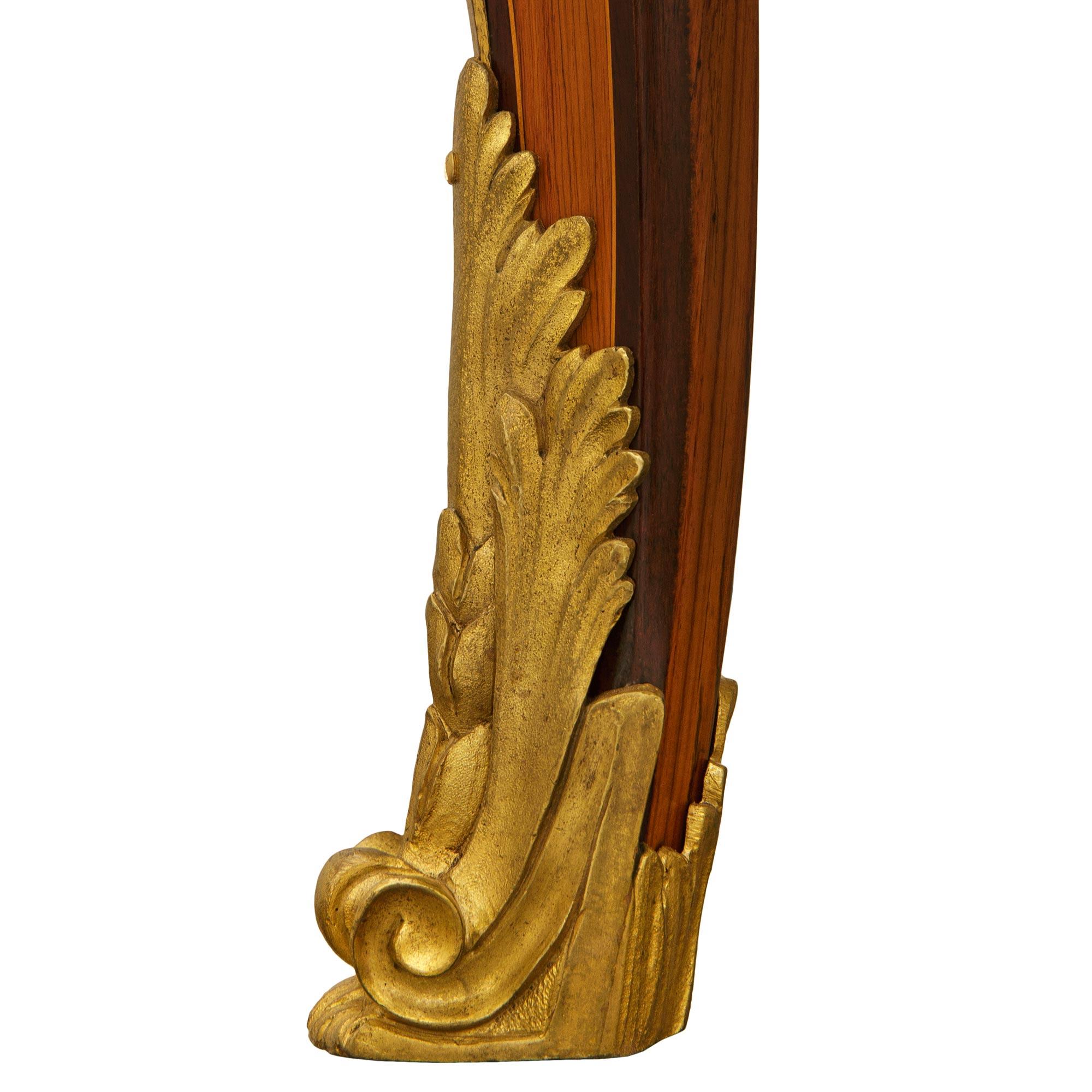 Commode francese del XIX secolo in legno di tulipano, Kingwood, Ormolu e marmo di Breche D'Alep in vendita 7