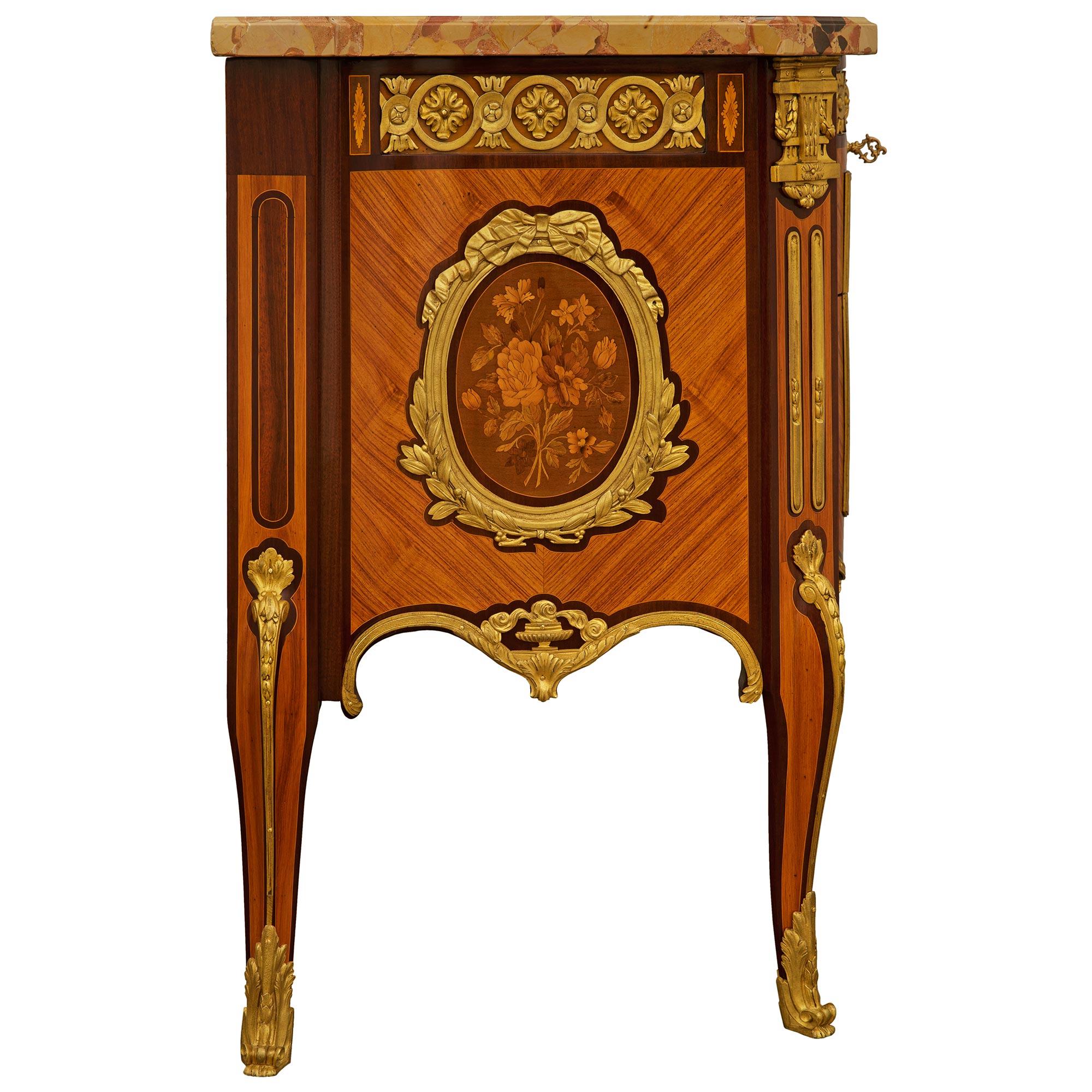 Similoro Commode francese del XIX secolo in legno di tulipano, Kingwood, Ormolu e marmo di Breche D'Alep in vendita