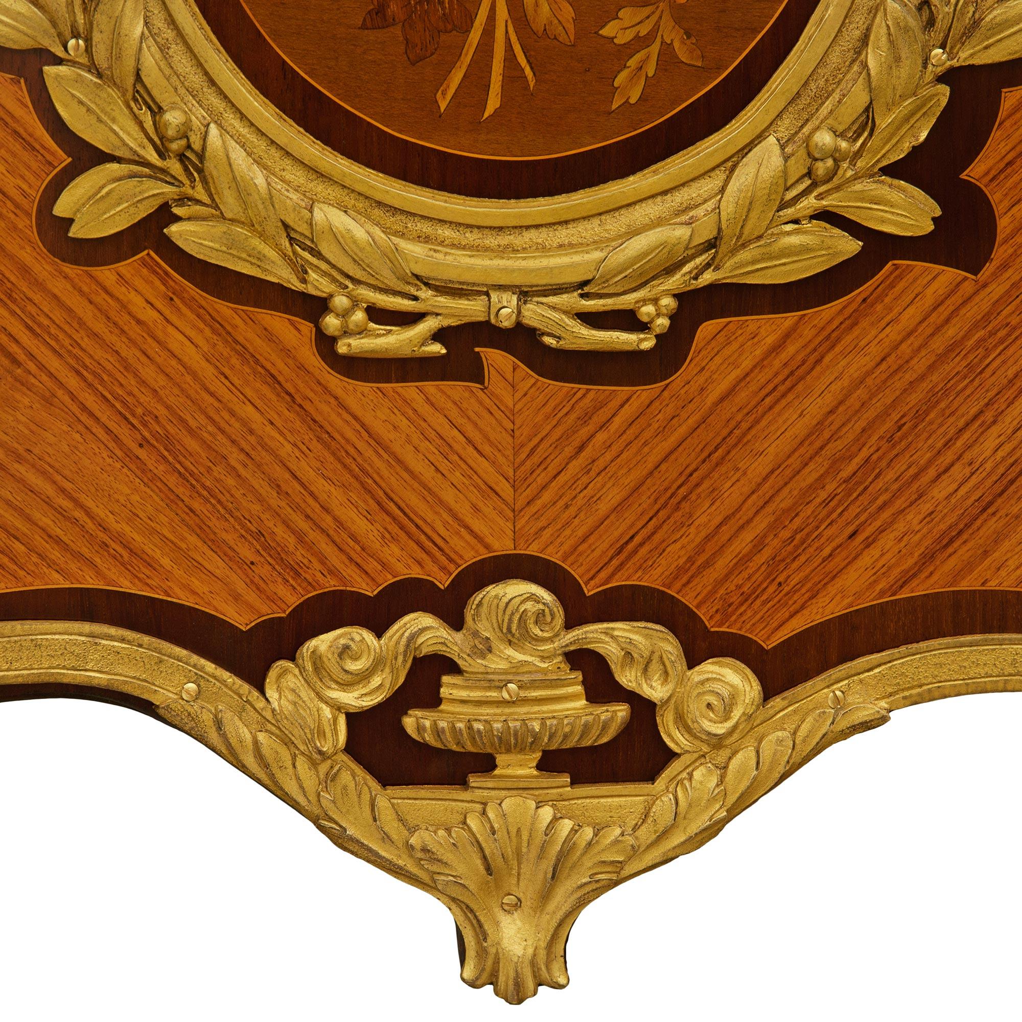 Commode francese del XIX secolo in legno di tulipano, Kingwood, Ormolu e marmo di Breche D'Alep in vendita 2