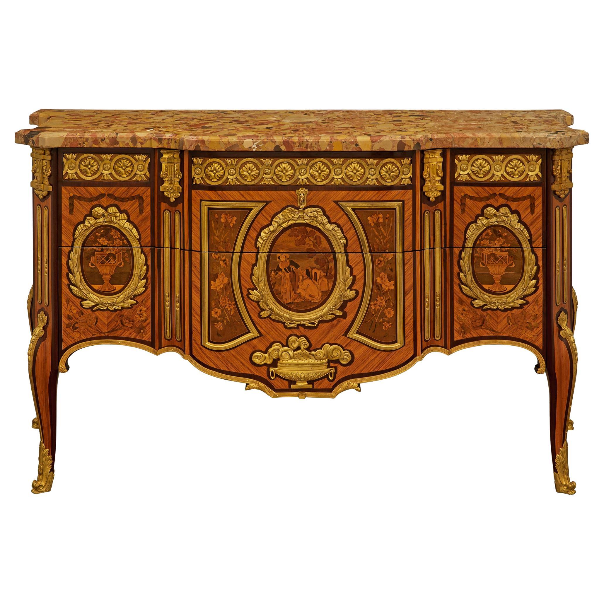 Commode francese del XIX secolo in legno di tulipano, Kingwood, Ormolu e marmo di Breche D'Alep