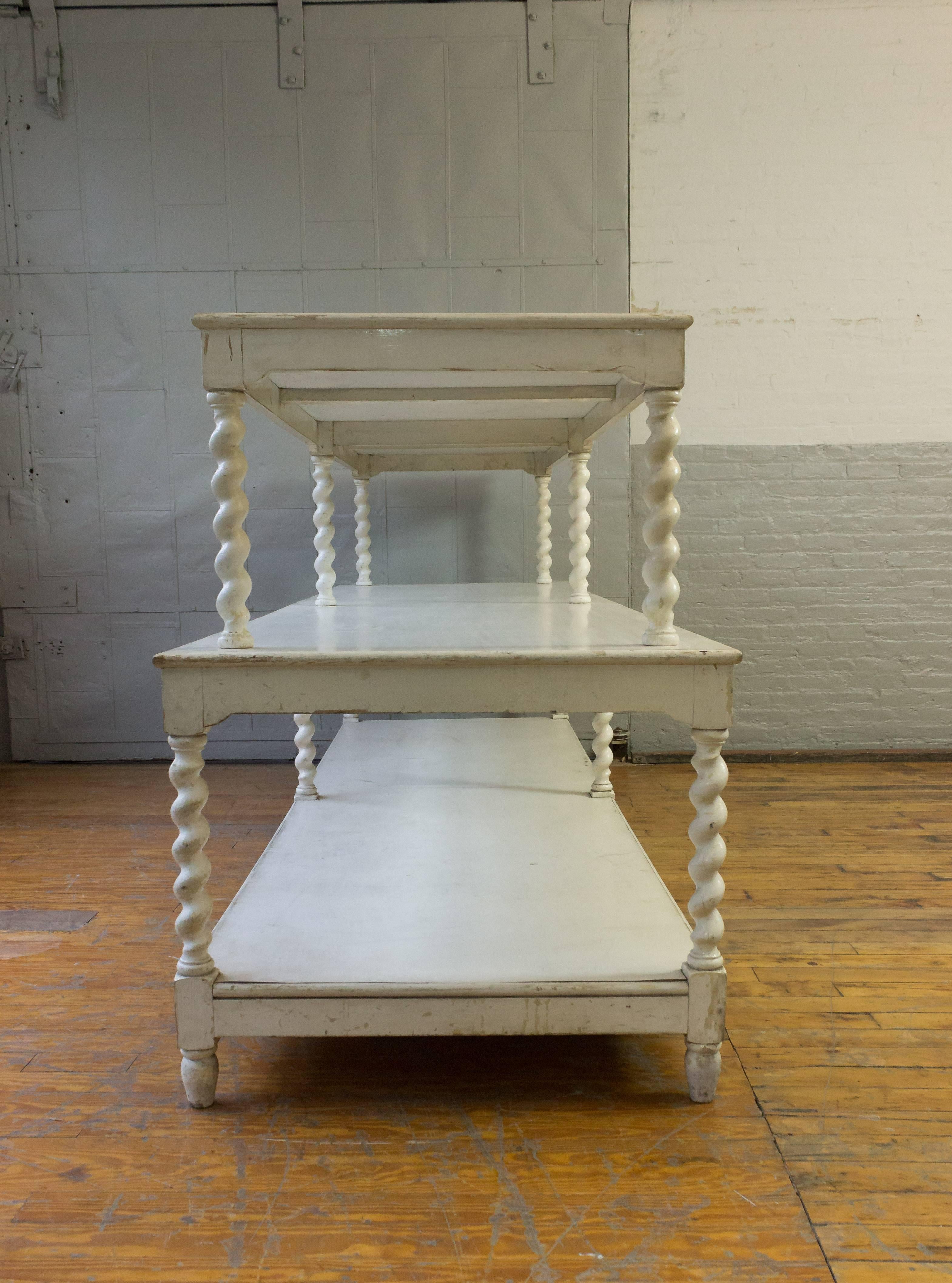 French 19th Century Two-Tiered Painted Display Table In Good Condition In Buchanan, NY