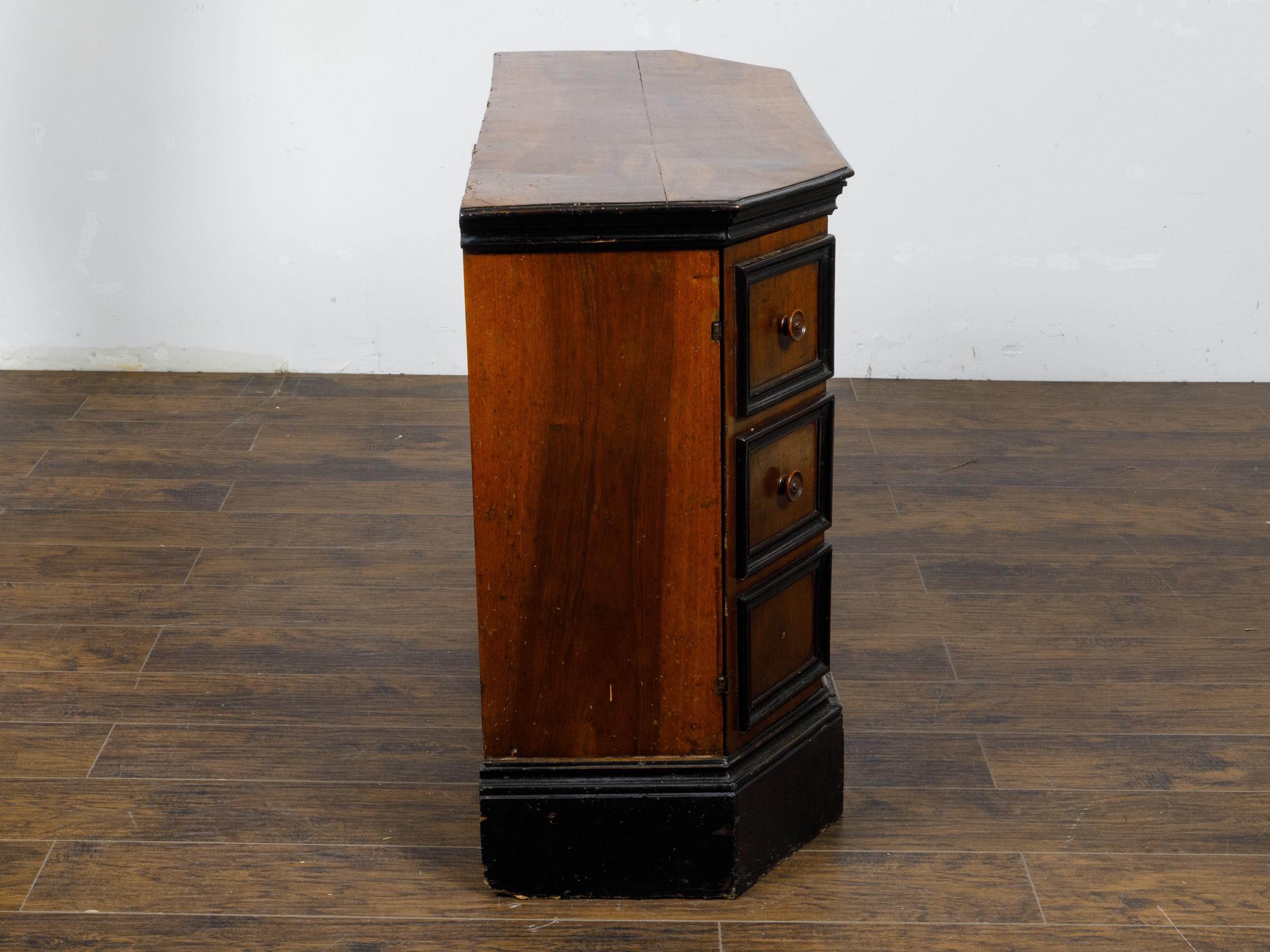 French 19th Century Two Toned Walnut Dresser with Canted Sides and Doors For Sale 6
