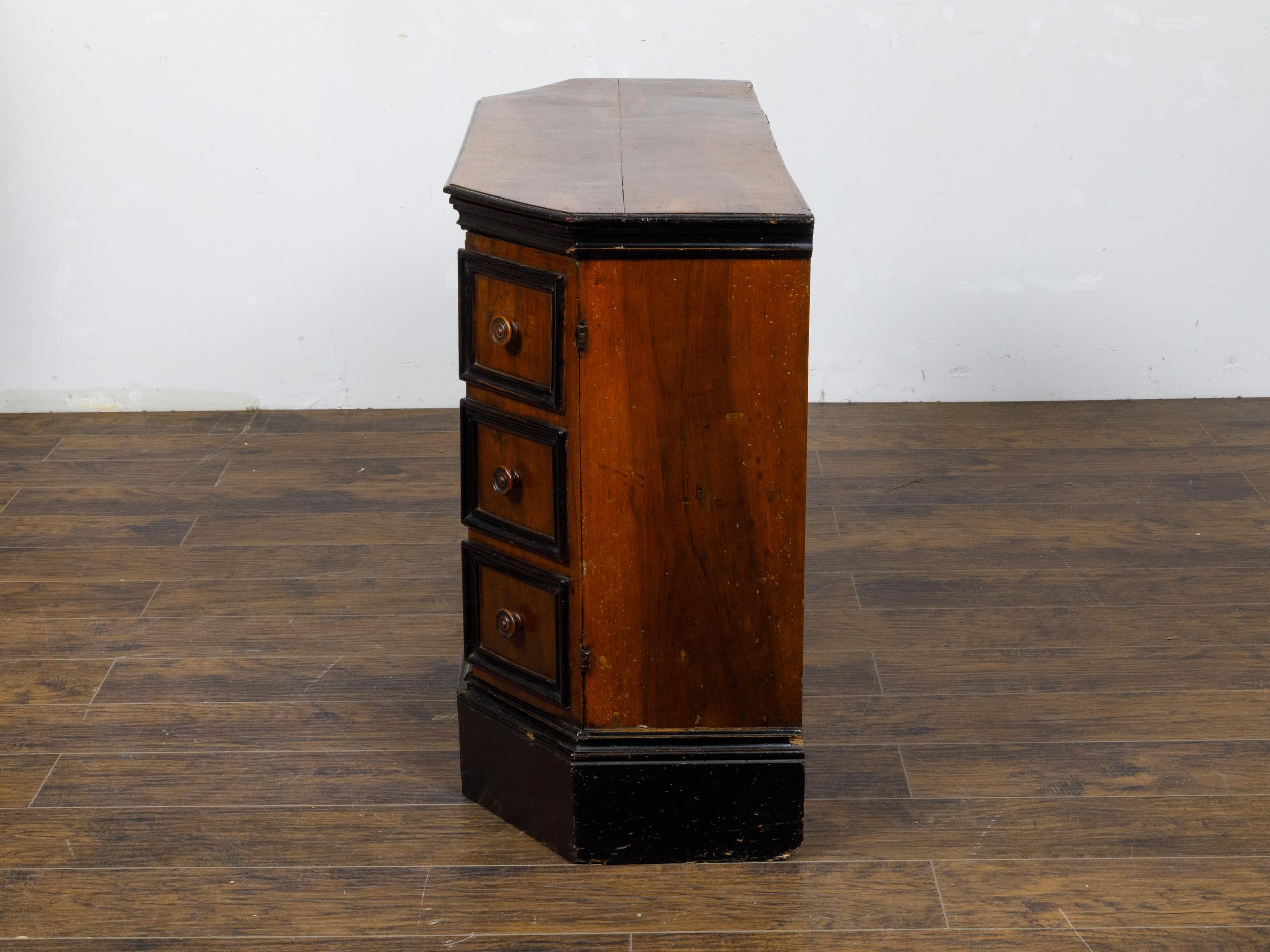 French 19th Century Two Toned Walnut Dresser with Canted Sides and Doors For Sale 8