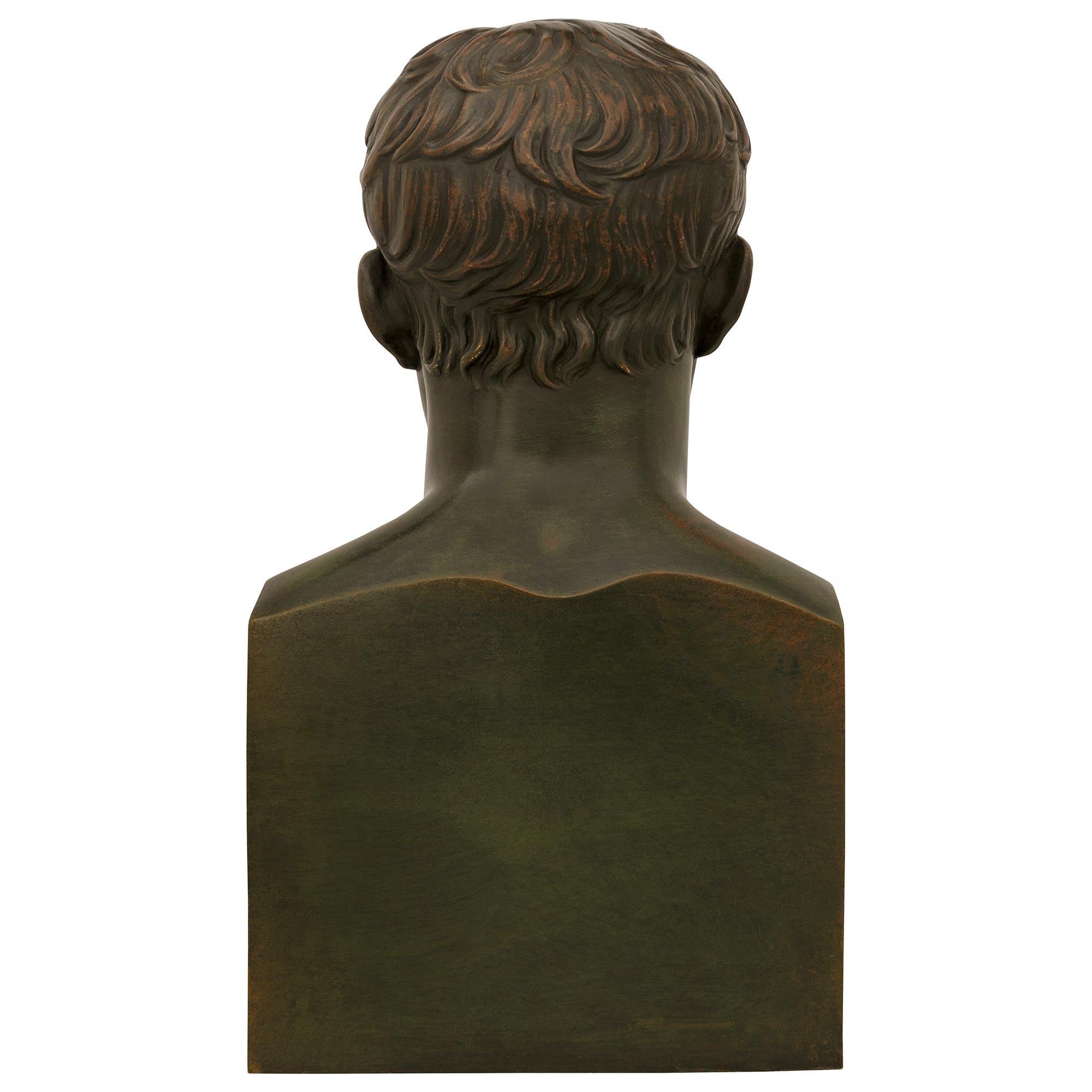 Busto di Napoleone in bronzo Verdigris del XIX secolo, modellato su Canova in vendita 4