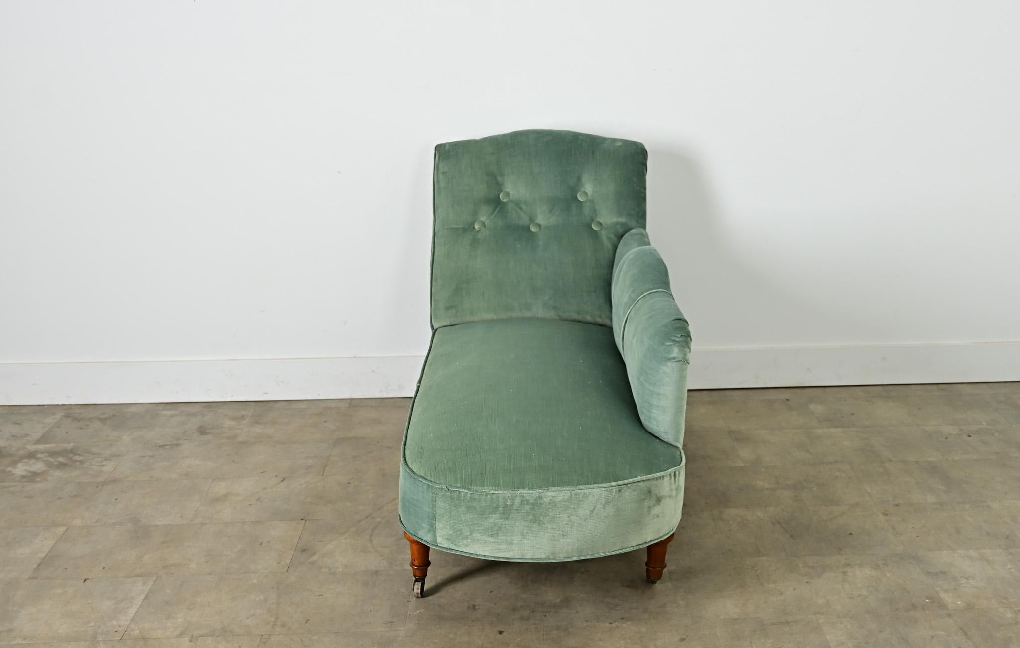 Chaise in velluto francese del XIX secolo in stile vittoriano In condizioni buone in vendita a Baton Rouge, LA