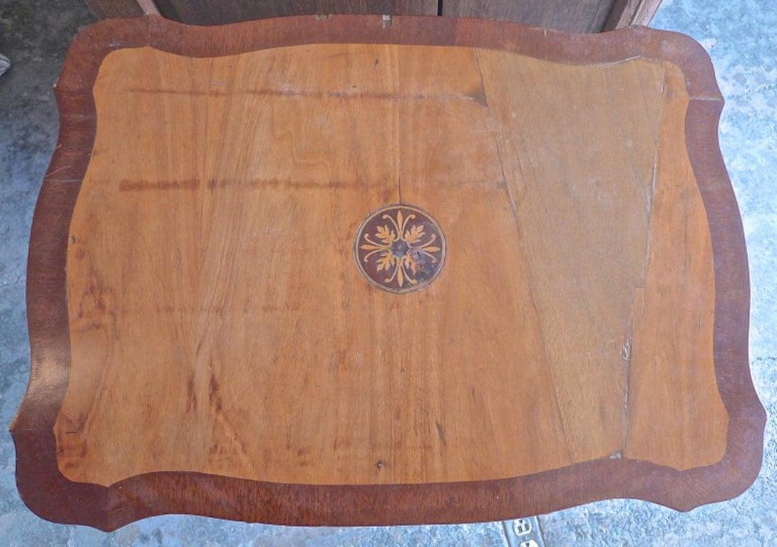French 19th Century Walnut 2-Drawer Sewing Table with Inlay Top and 2 Drawers In Distressed Condition For Sale In Santa Monica, CA