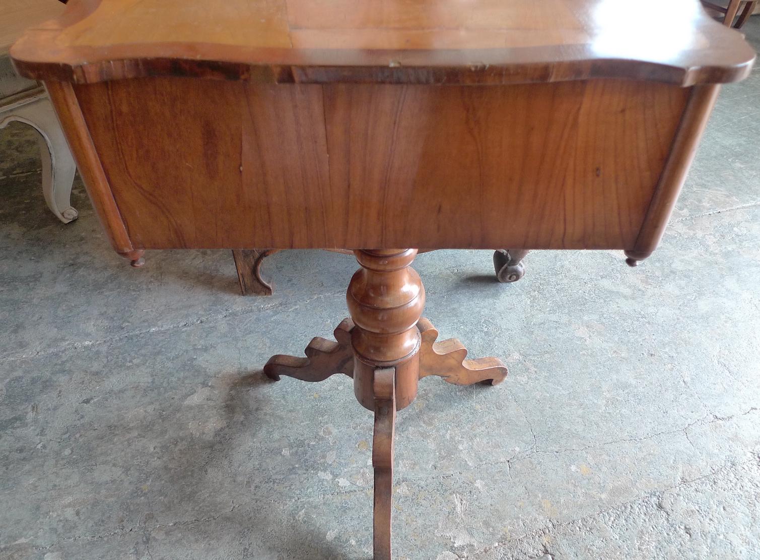 French 19th Century Walnut 2-Drawer Sewing Table with Inlay Top and 2 Drawers 2