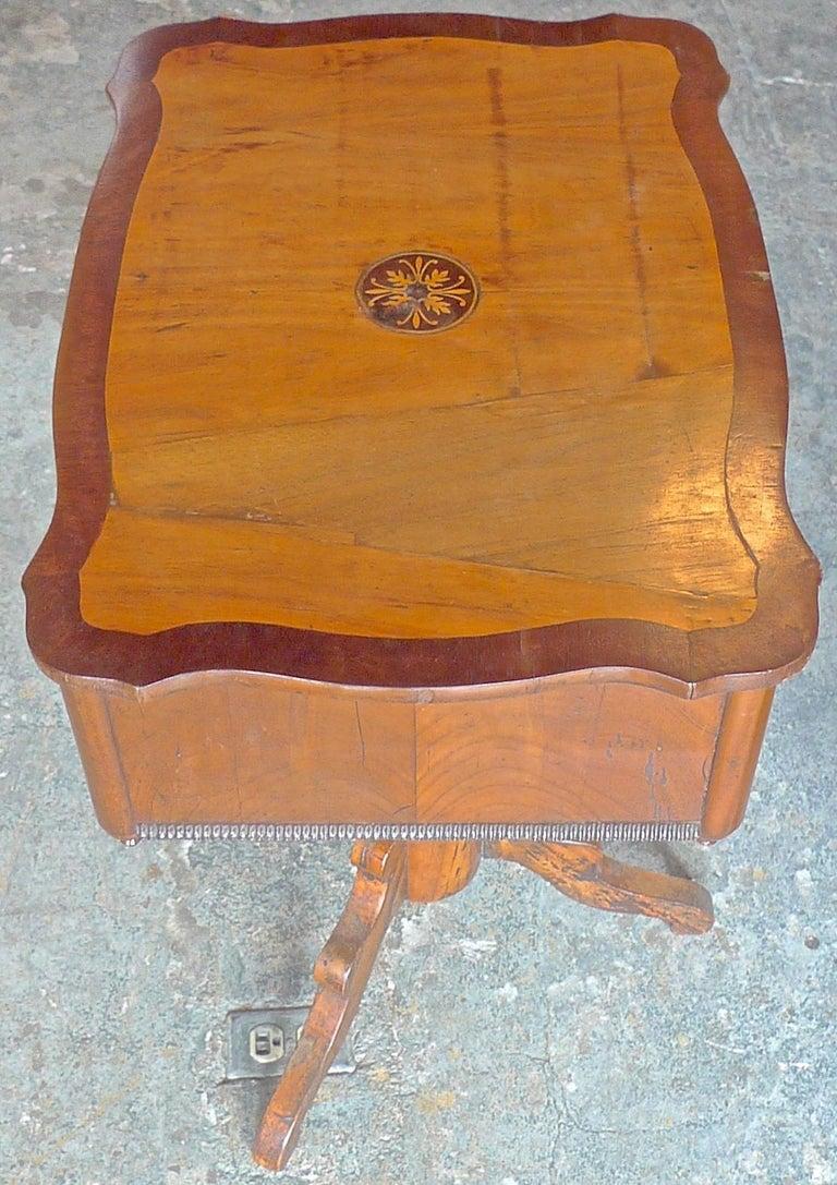 French 19th Century Walnut 2-Drawer Sewing Table with Inlay Top and 2 Drawers For Sale 2