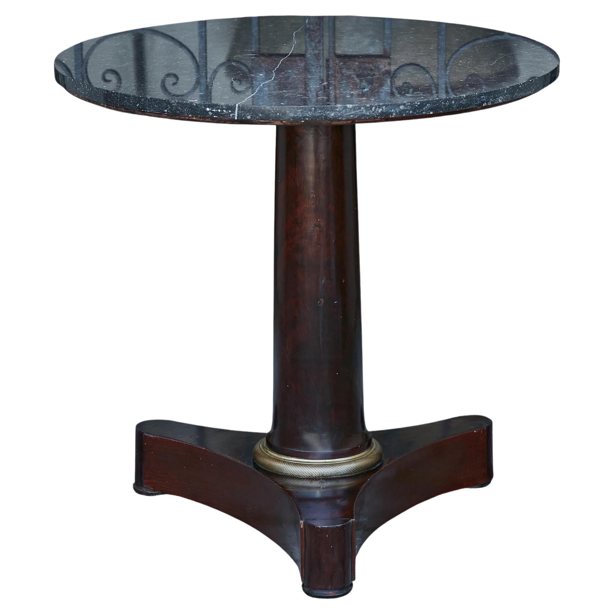 French 19th Century Walnut and Marble Side Table with Round Top and Brass Accent For Sale