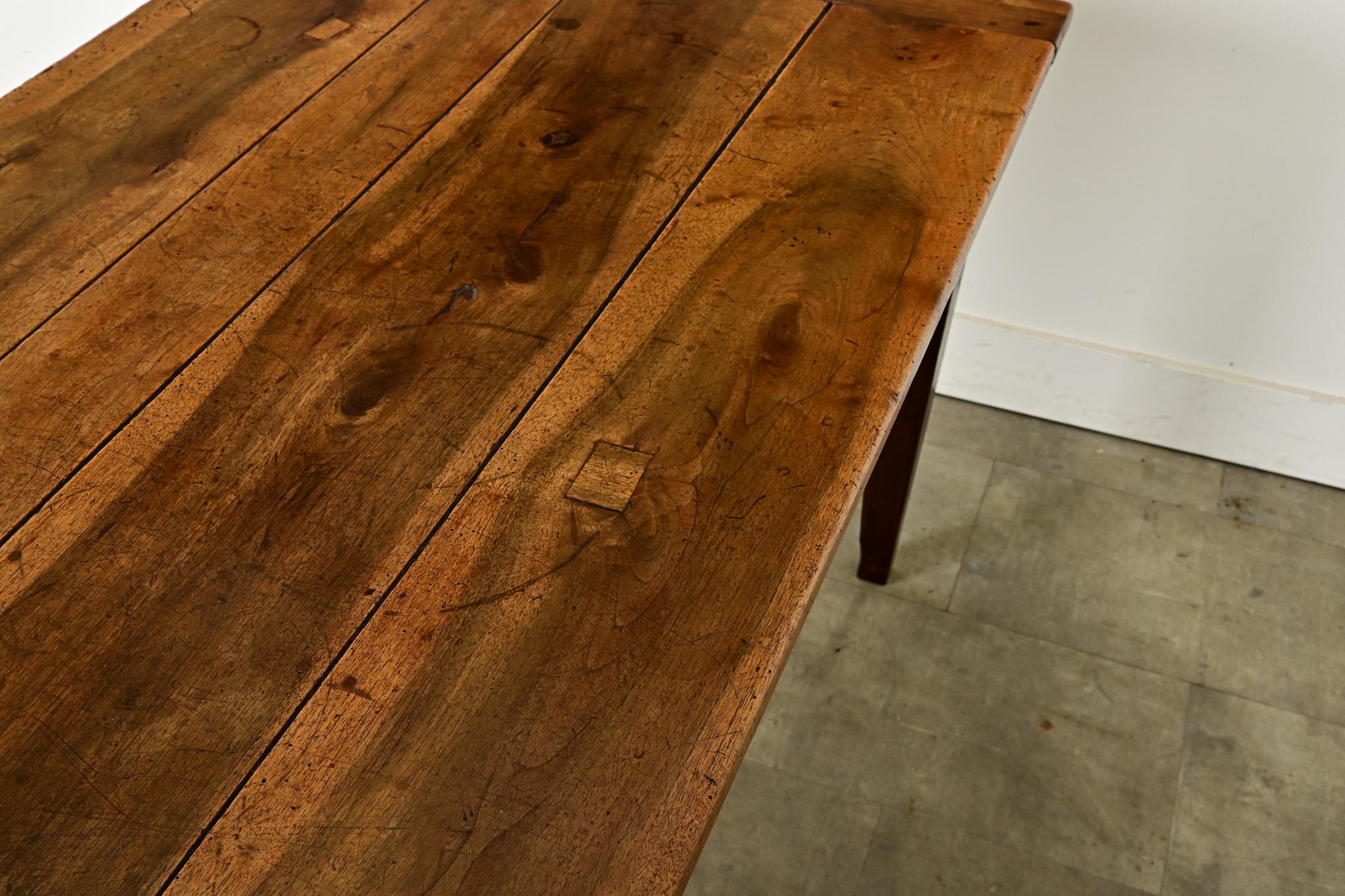 French 19th Century Walnut and Oak Dining Table 5