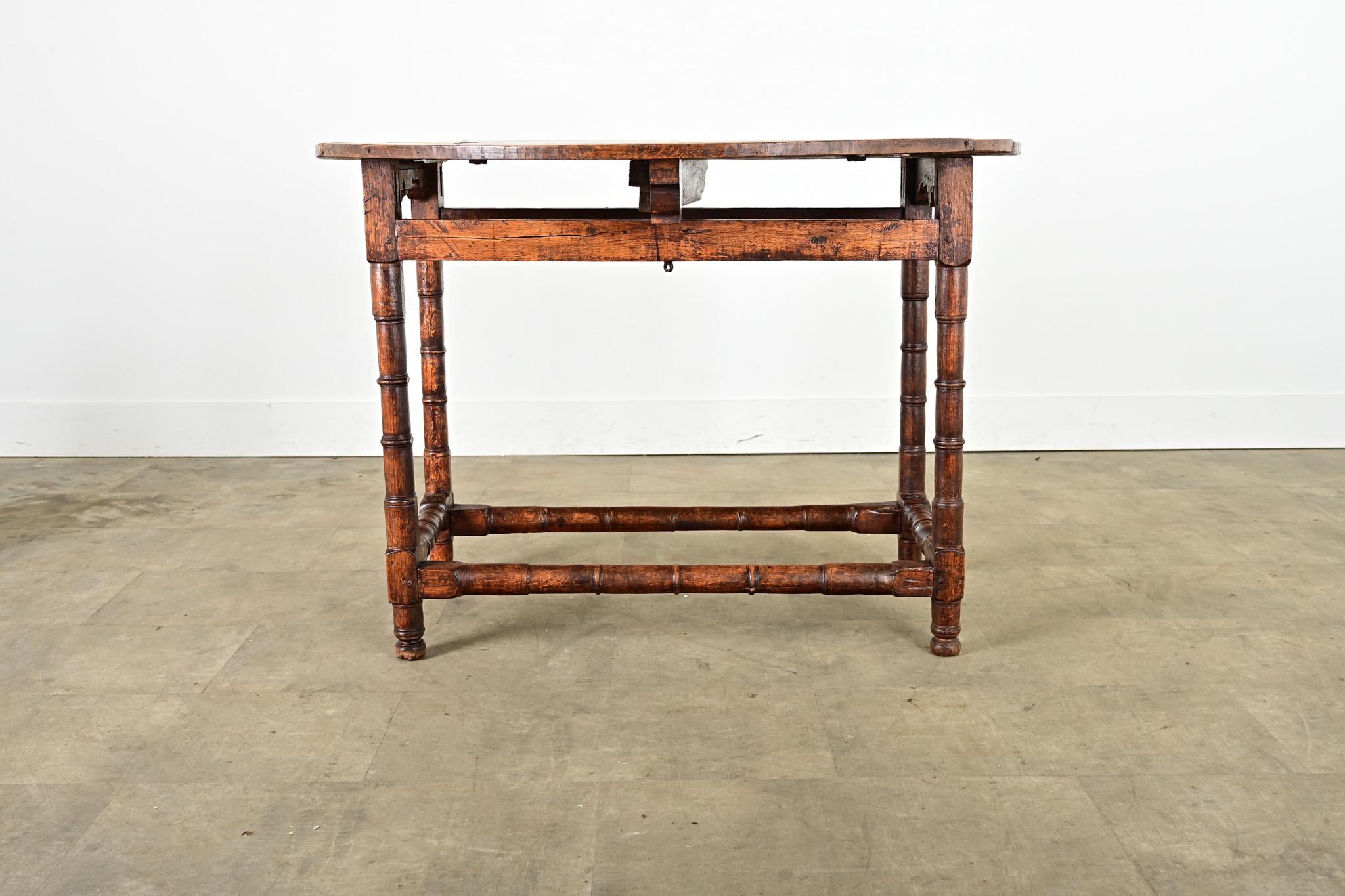Console en noyer et en Oak du 19ème siècle 3
