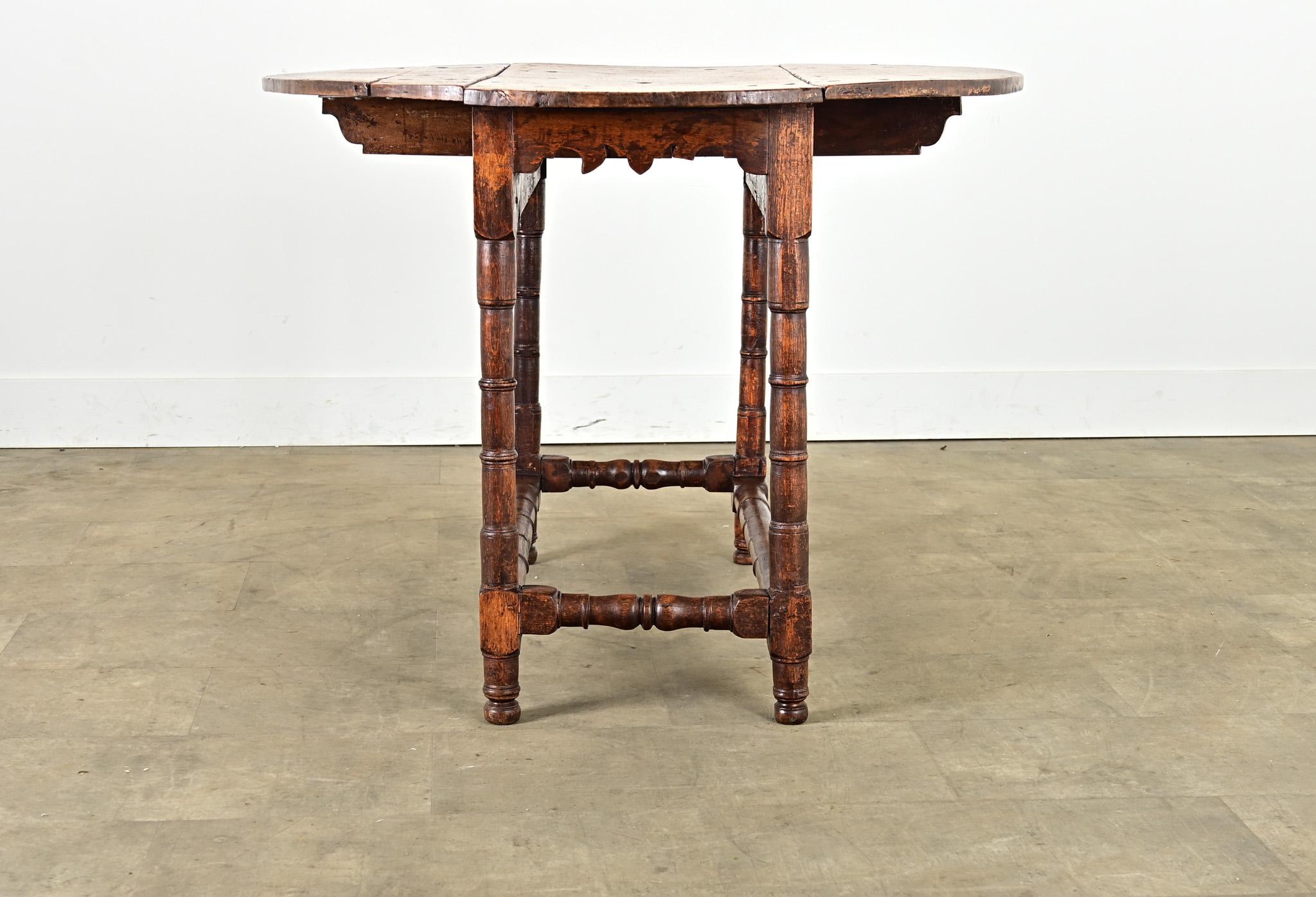 Console en noyer et en Oak du 19ème siècle 5