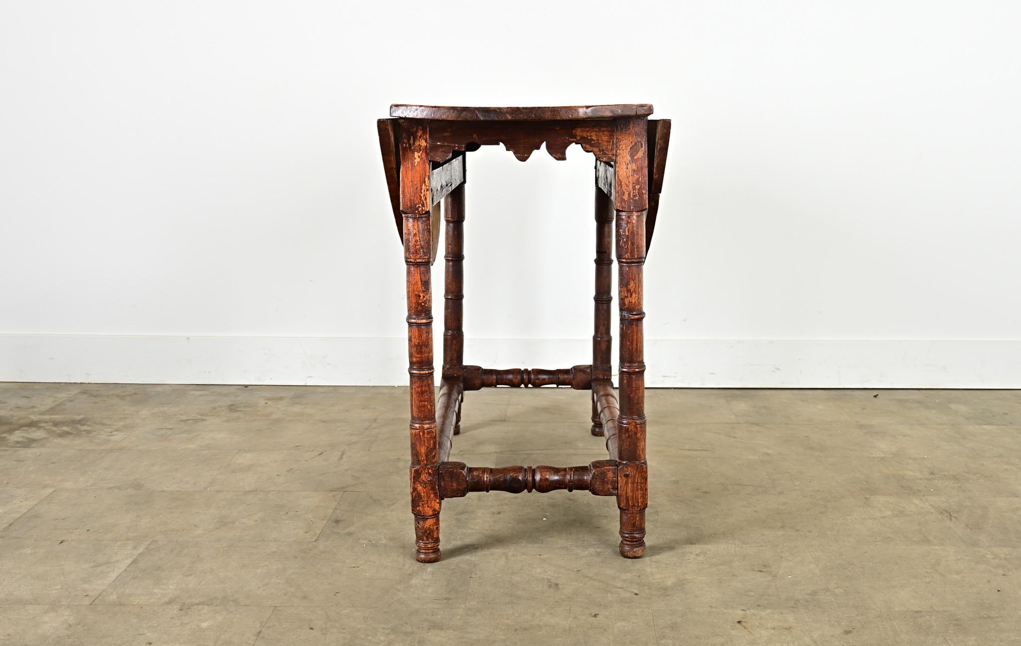 Console en noyer et en Oak du 19ème siècle 6