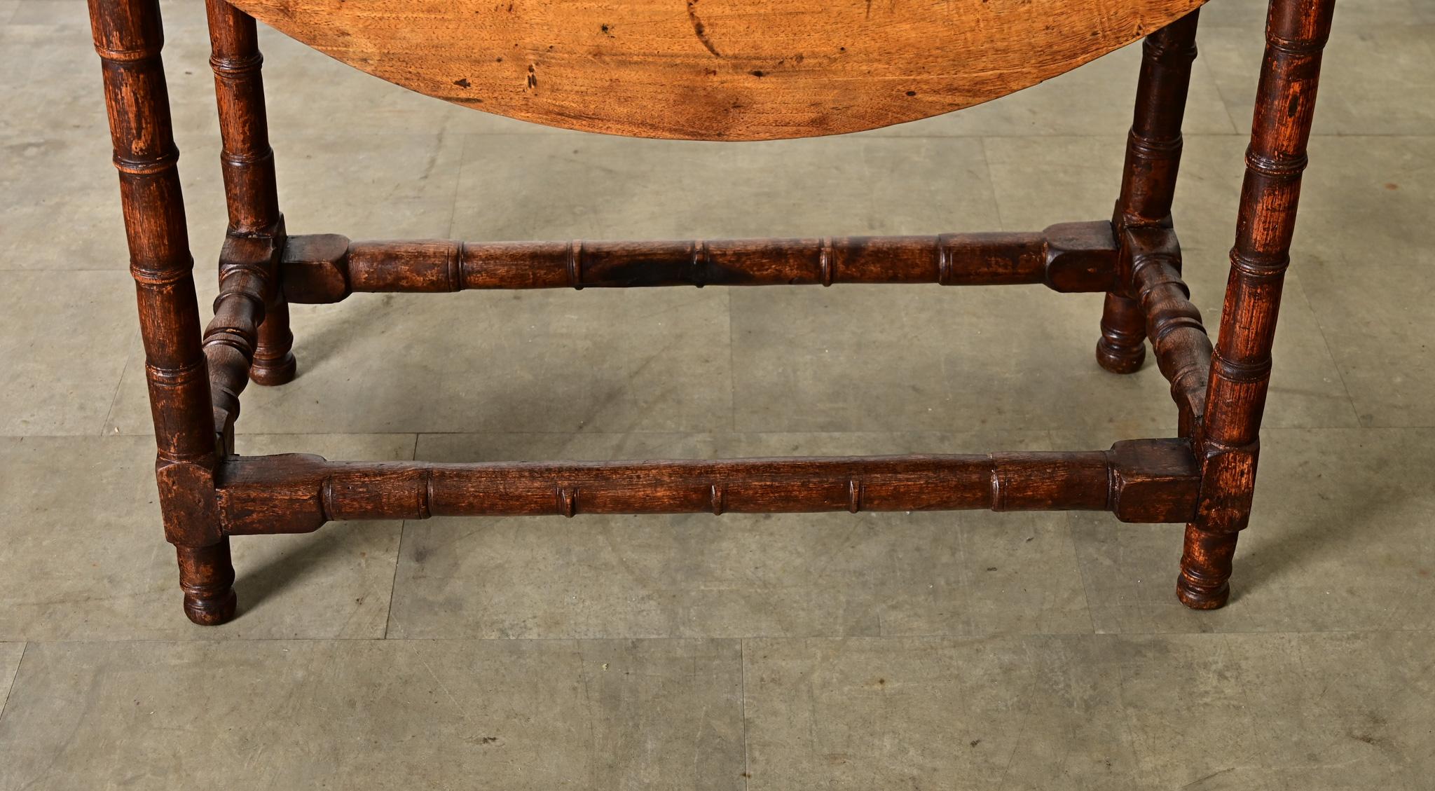 Français Console en noyer et en Oak du 19ème siècle