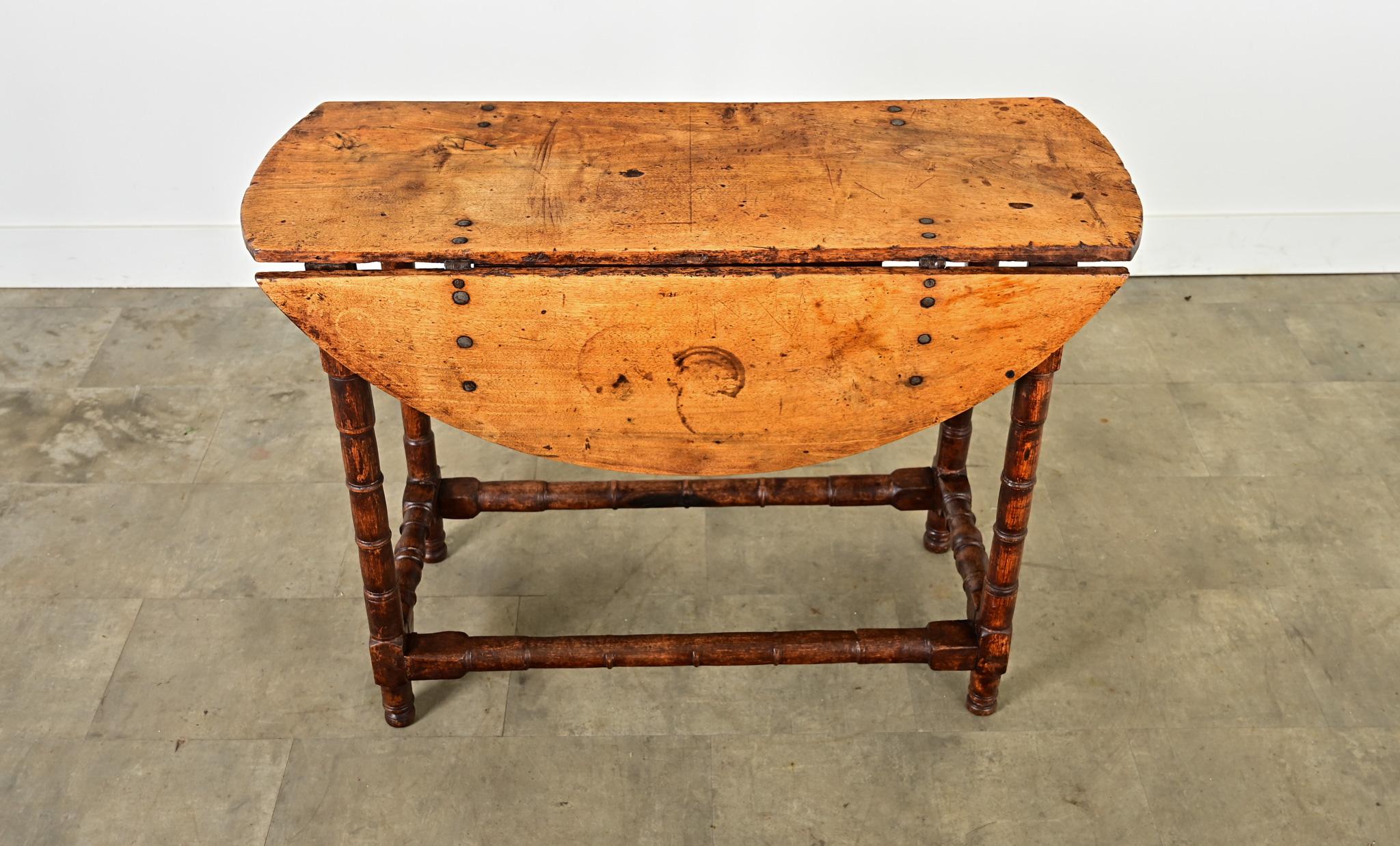 Sculpté Console en noyer et en Oak du 19ème siècle