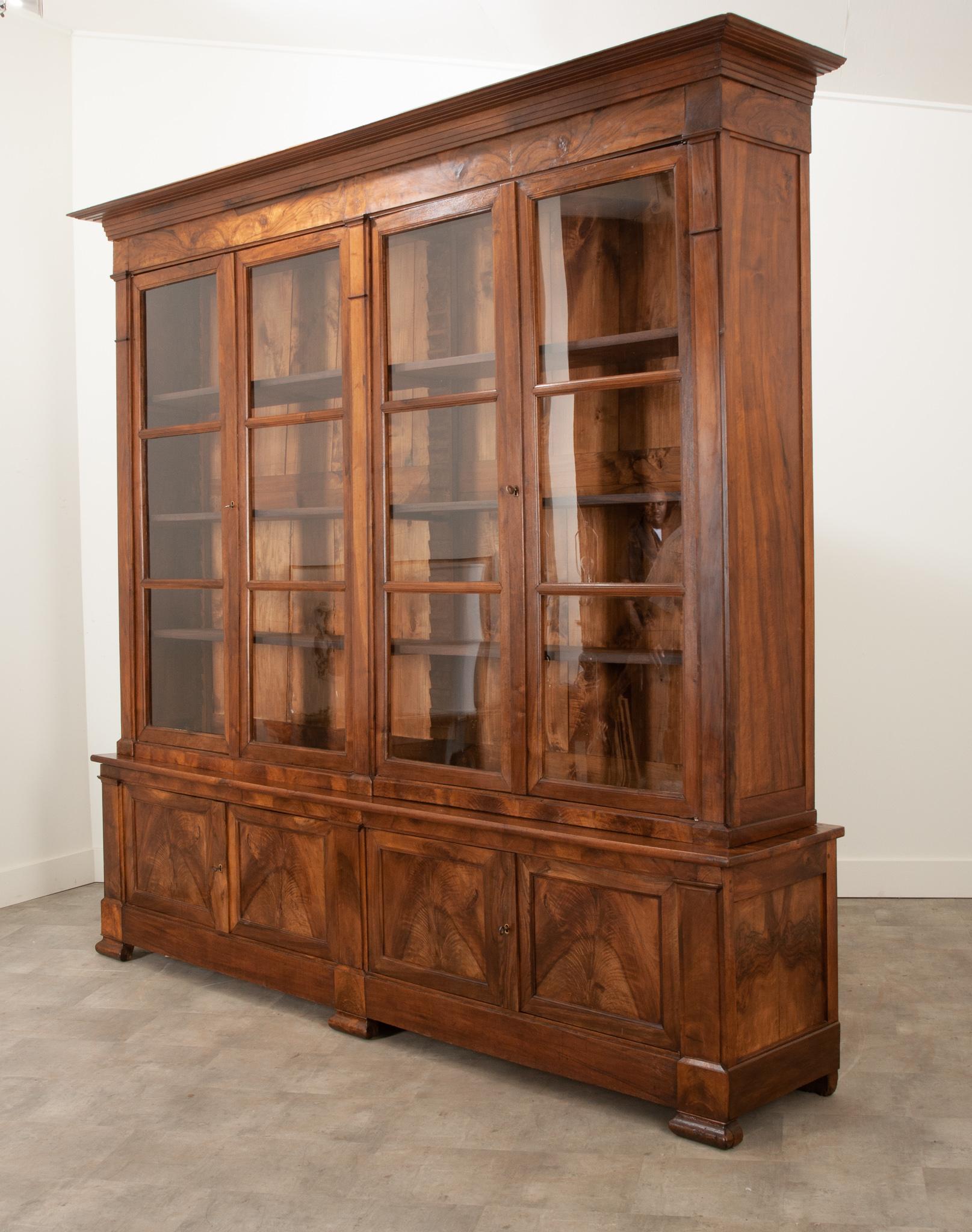 French 19th Century Walnut Bibliotheque For Sale 3