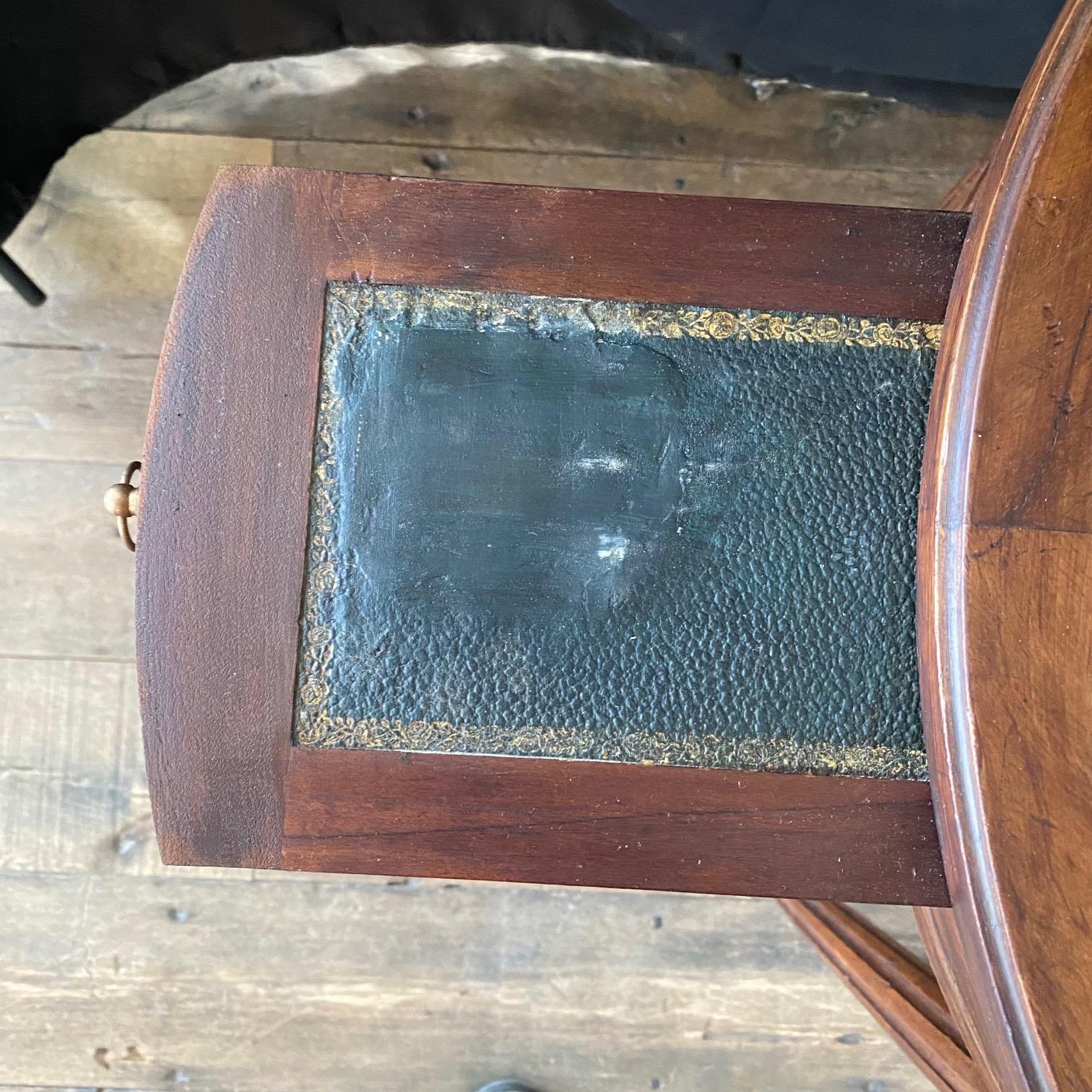 Bouillotte française du 19ème siècle  Table d'appoint avec plateau en marbre en vente 6