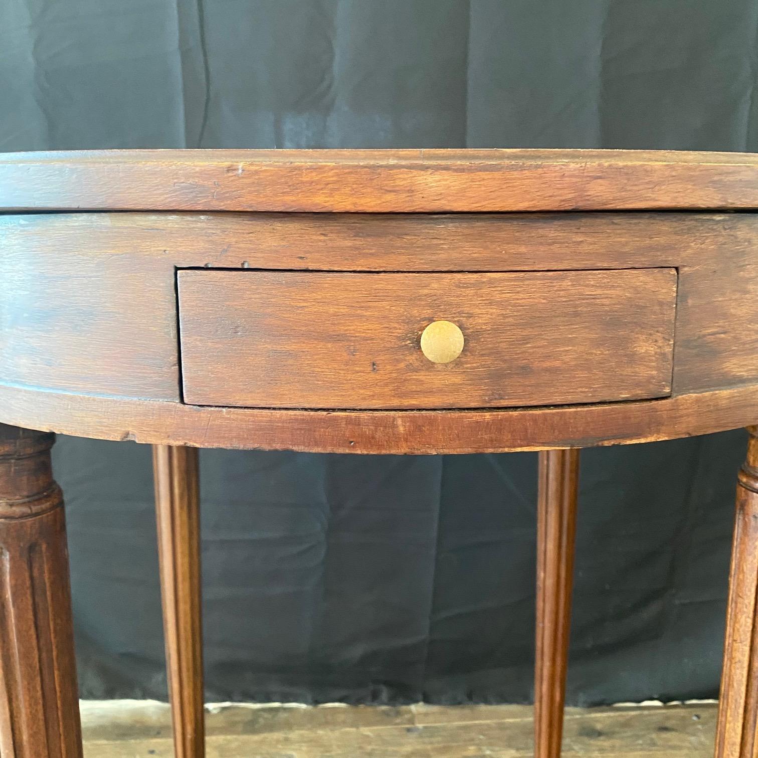 Bouillotte française du 19ème siècle  Table d'appoint avec plateau en marbre Bon état - En vente à Hopewell, NJ