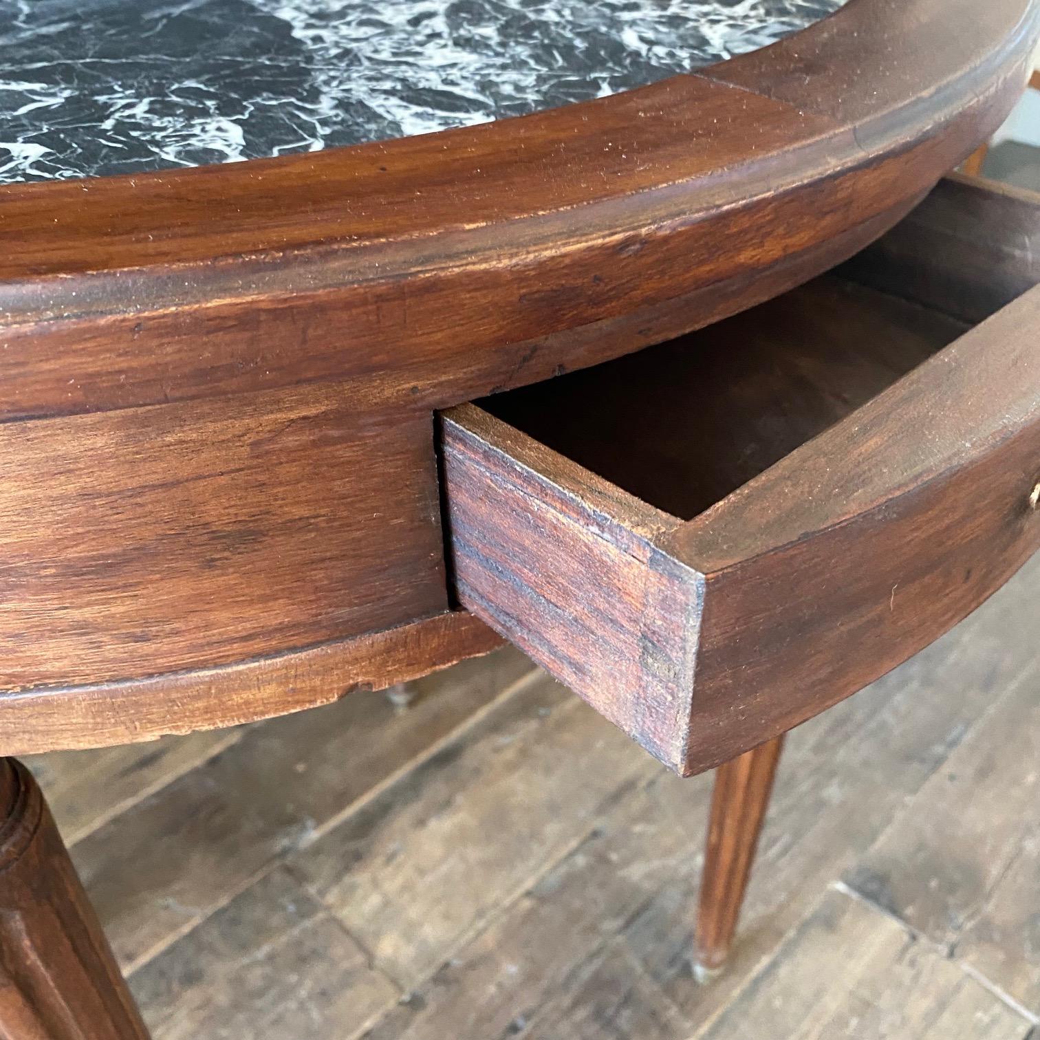Bouillotte française du 19ème siècle  Table d'appoint avec plateau en marbre en vente 1