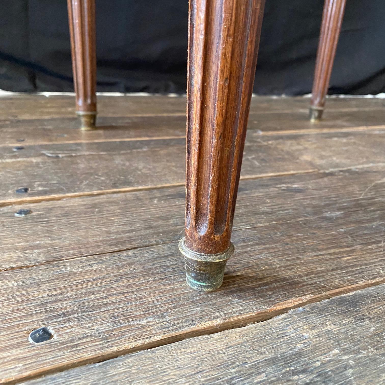 Bouillotte française du 19ème siècle  Table d'appoint avec plateau en marbre en vente 4