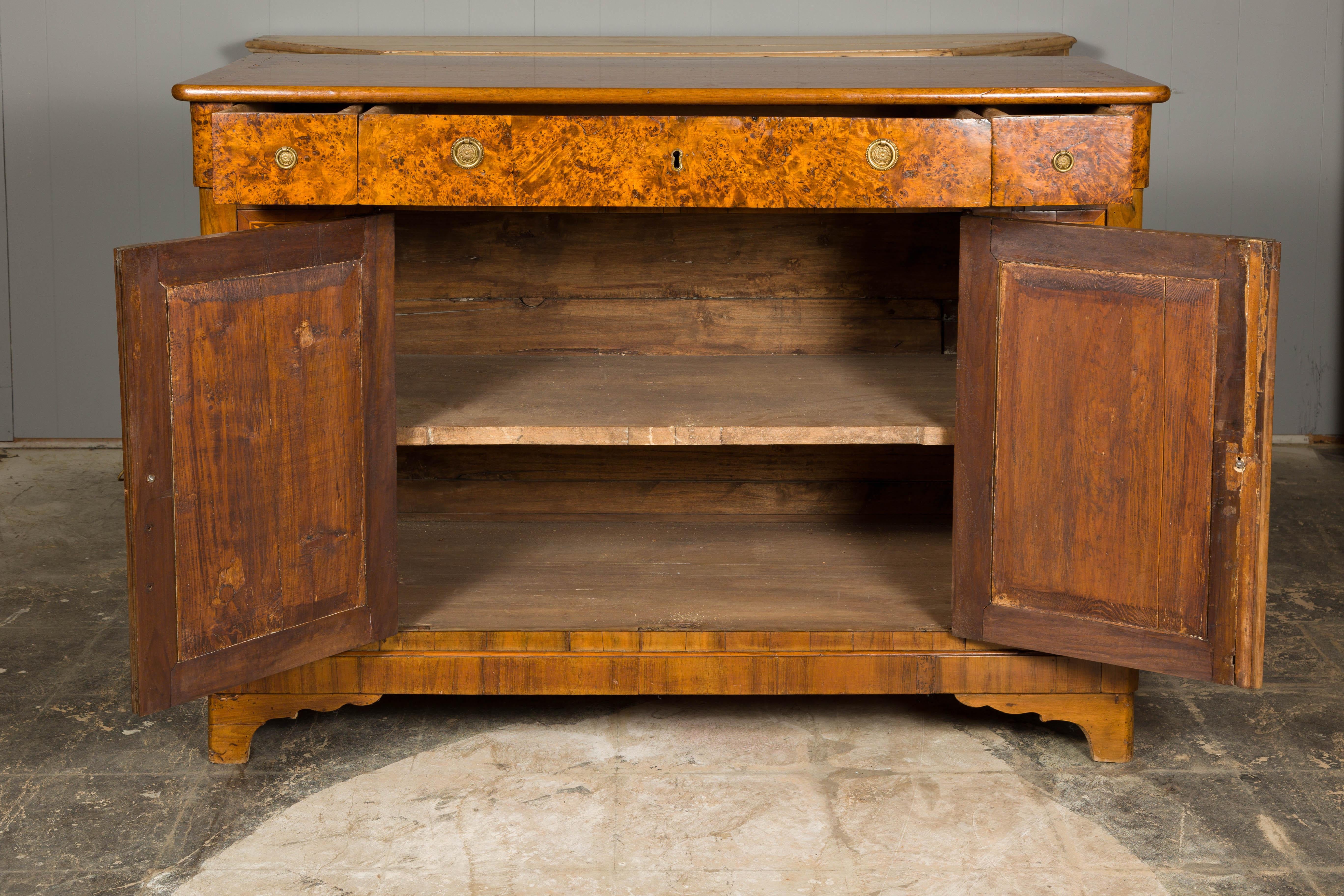 French 19th Century Walnut Buffet with Burled Drawers and Inlaid Doors For Sale 7