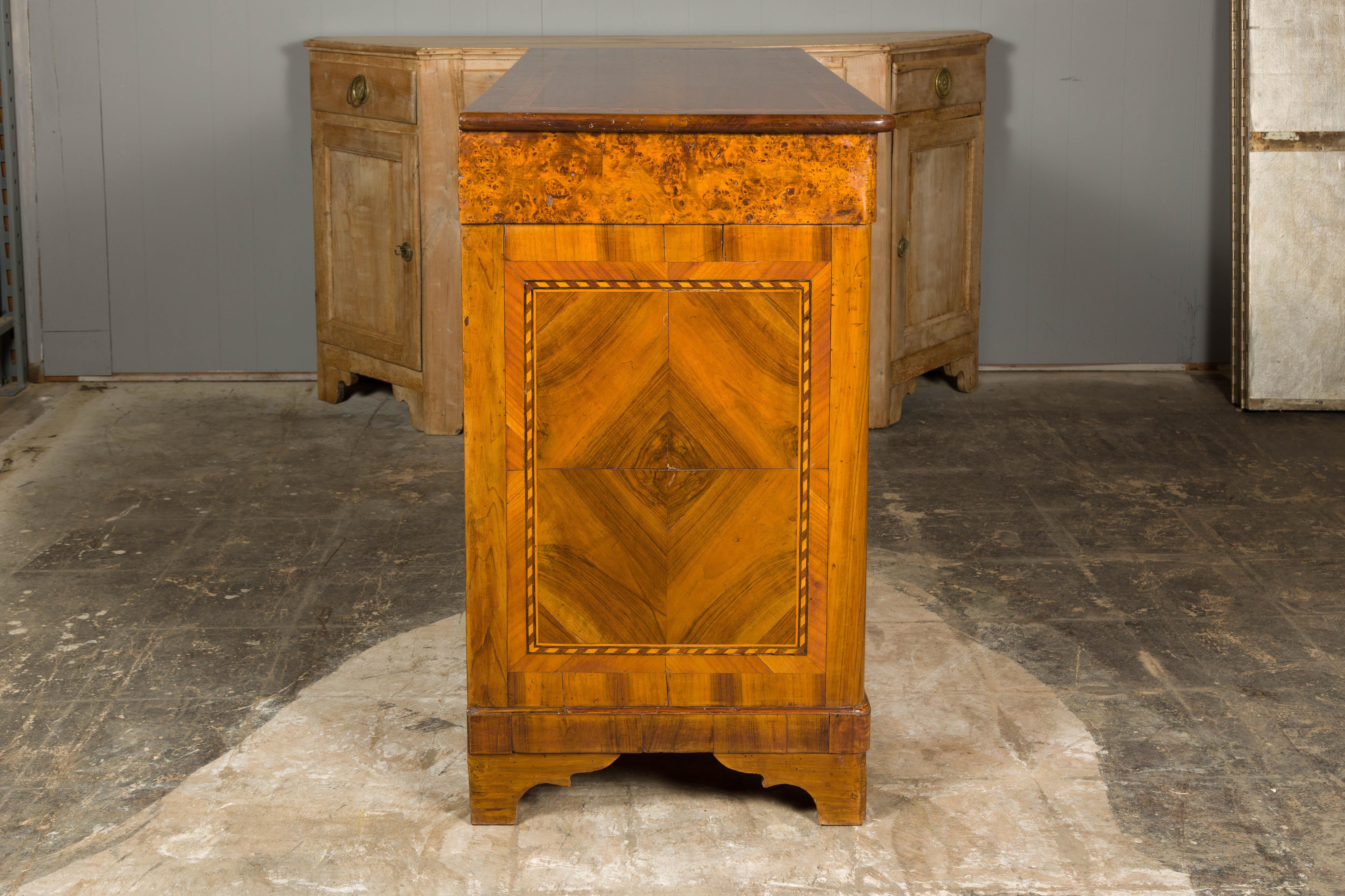 French 19th Century Walnut Buffet with Burled Drawers and Inlaid Doors For Sale 10