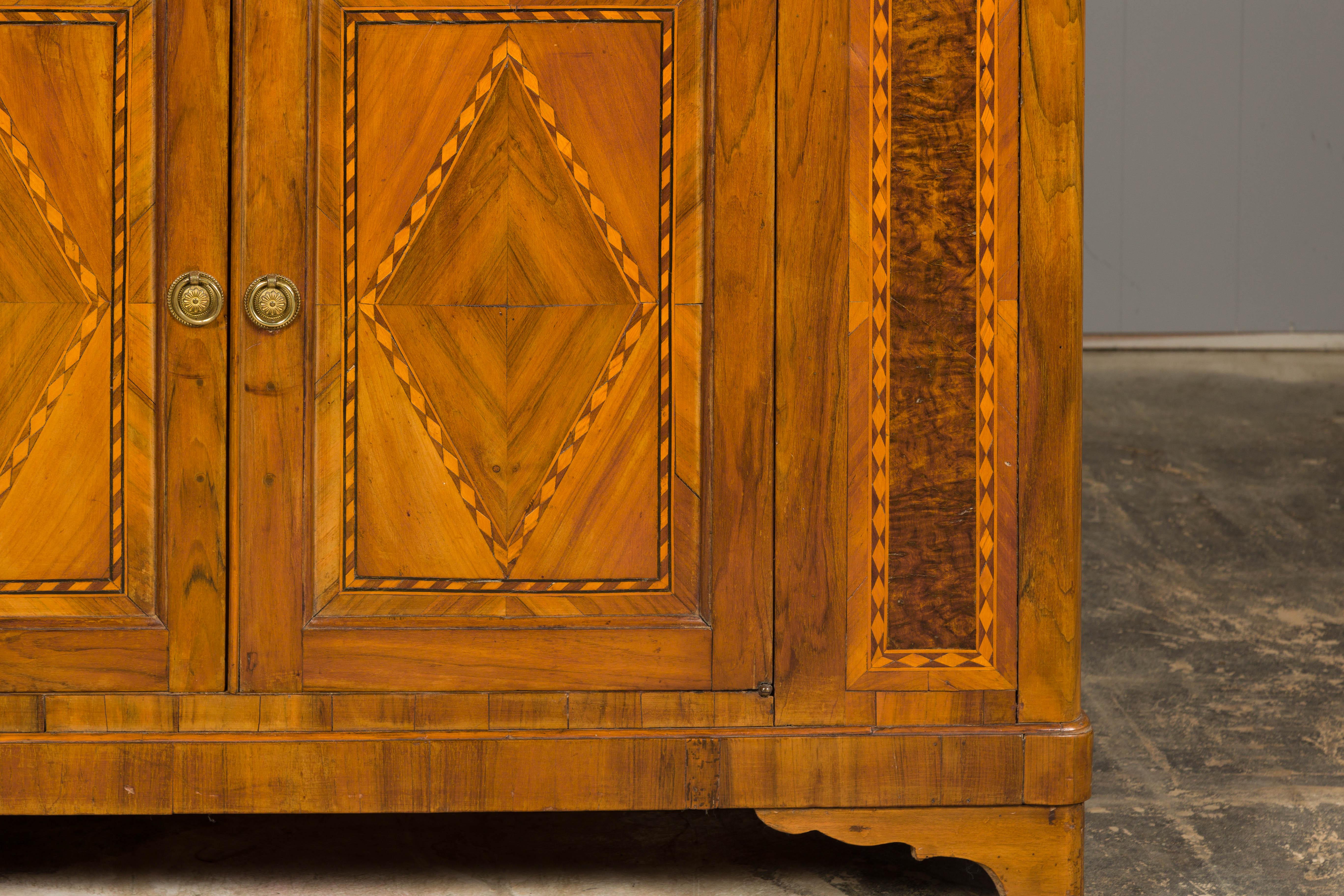 French 19th Century Walnut Buffet with Burled Drawers and Inlaid Doors For Sale 16