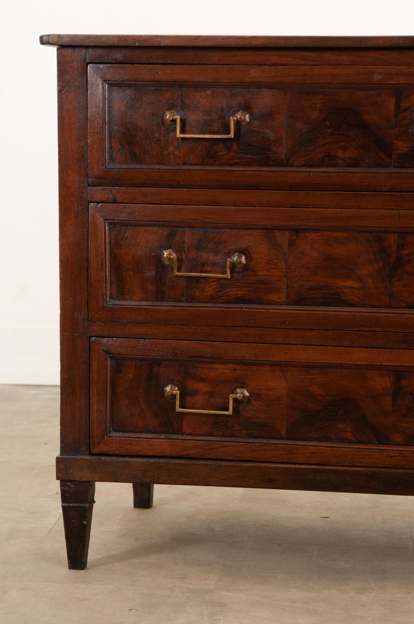 French 19th Century Walnut Commode In Good Condition In Baton Rouge, LA