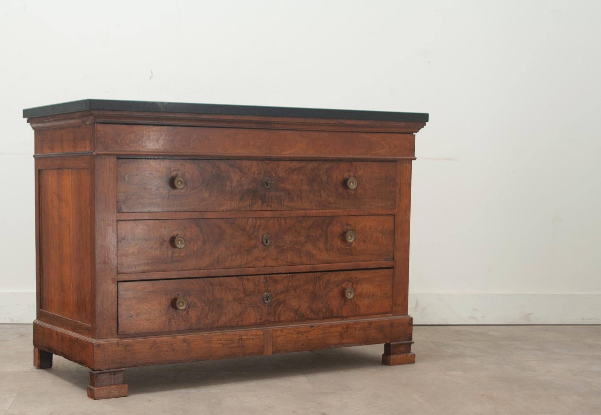 French 19th Century Walnut Commode For Sale 1