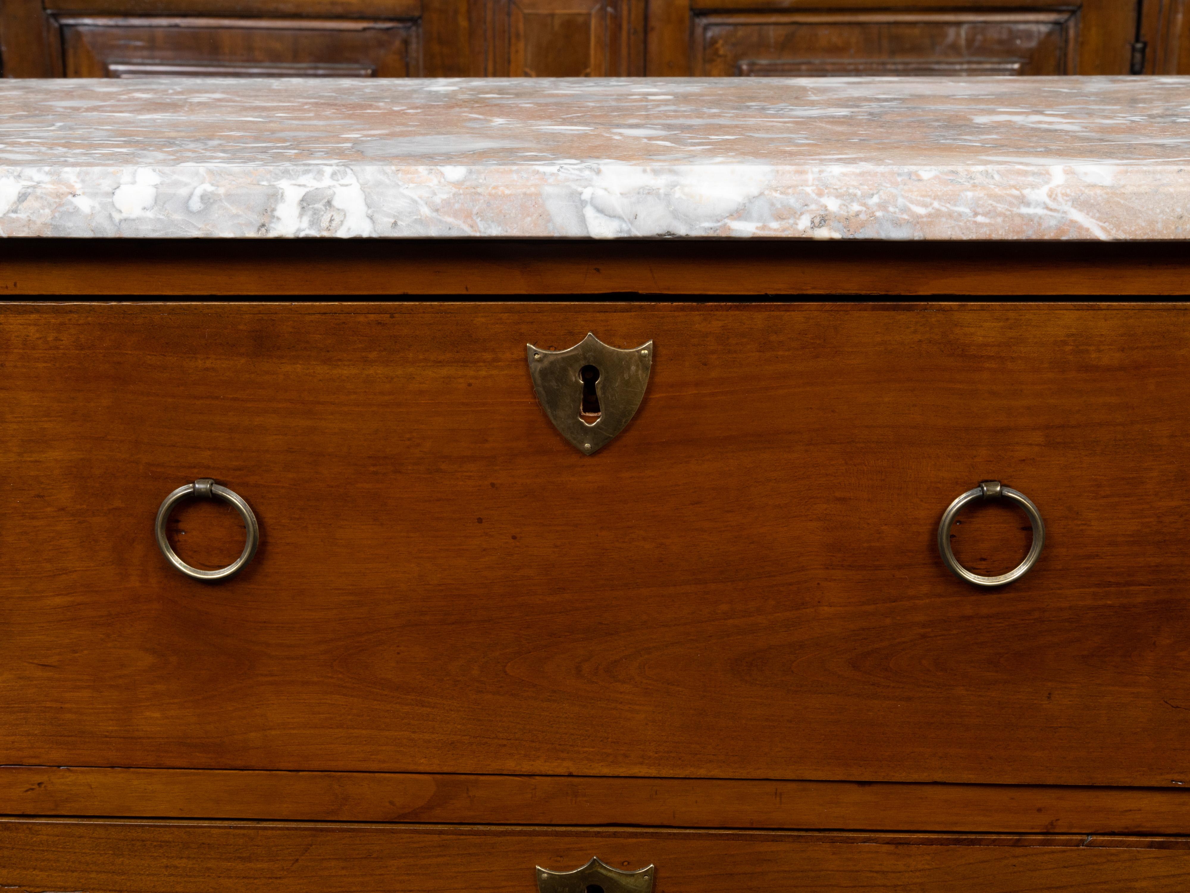 Commode francese del XIX secolo in noce con piano in marmo variegato e due cassetti in vendita 3