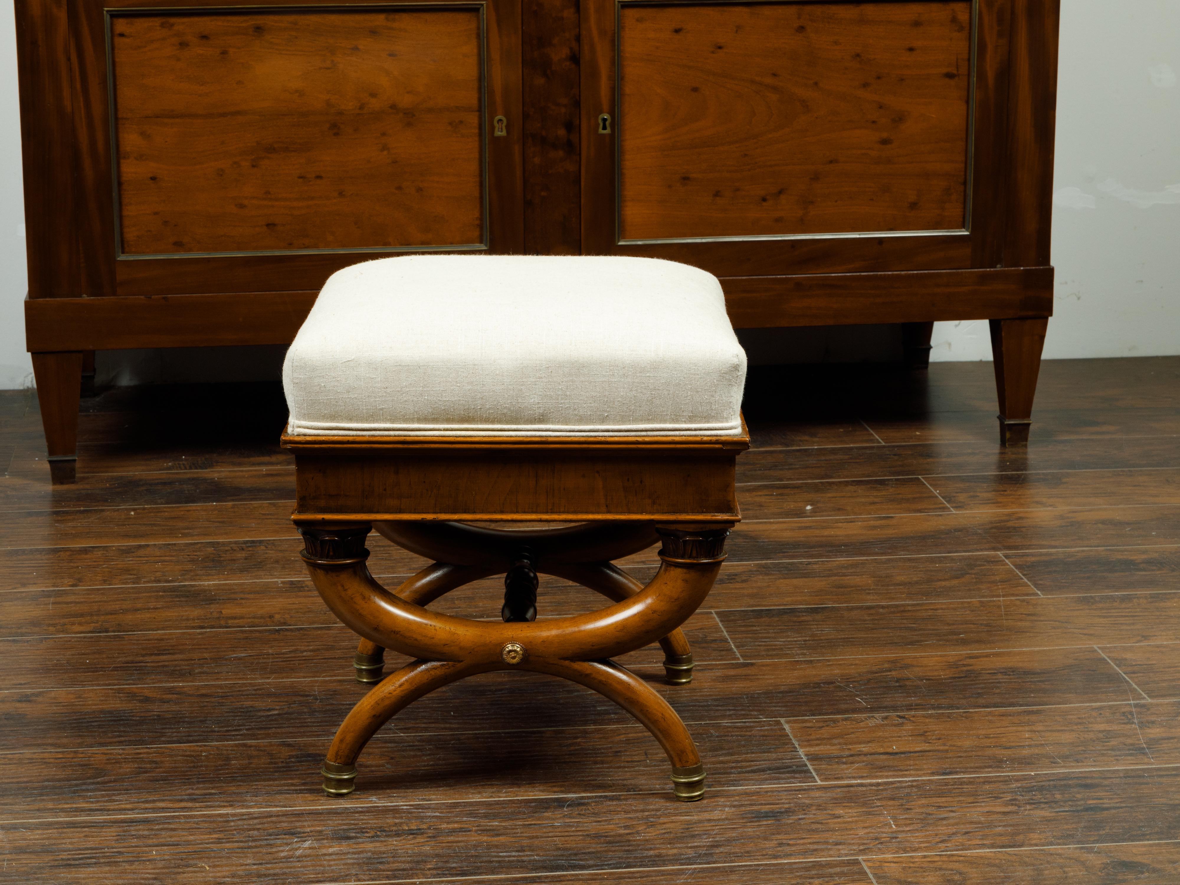 French 19th Century Walnut Curule Stool with Corinthian Capitals and Upholstery For Sale 2