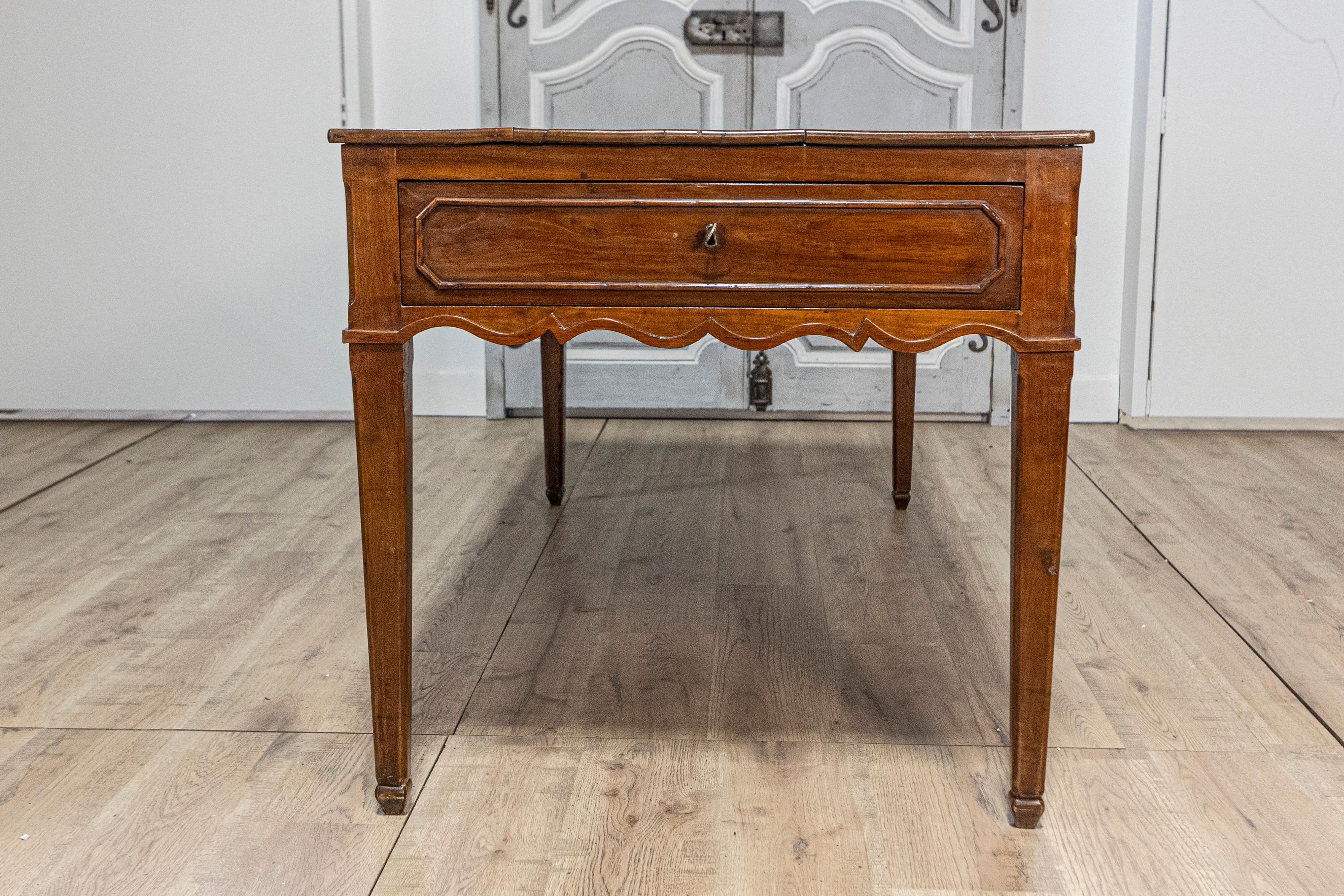 French 19th Century Walnut Desk with Carved Apron and Lateral Drawer For Sale 3