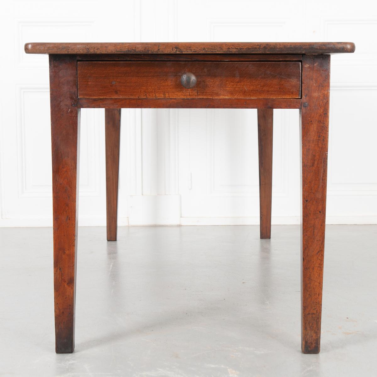 French 19th Century Walnut Dining Table In Good Condition In Baton Rouge, LA