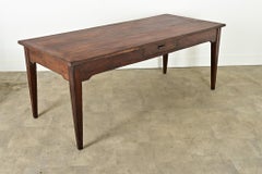 Mesa de granja francesa de nogal del siglo XIX