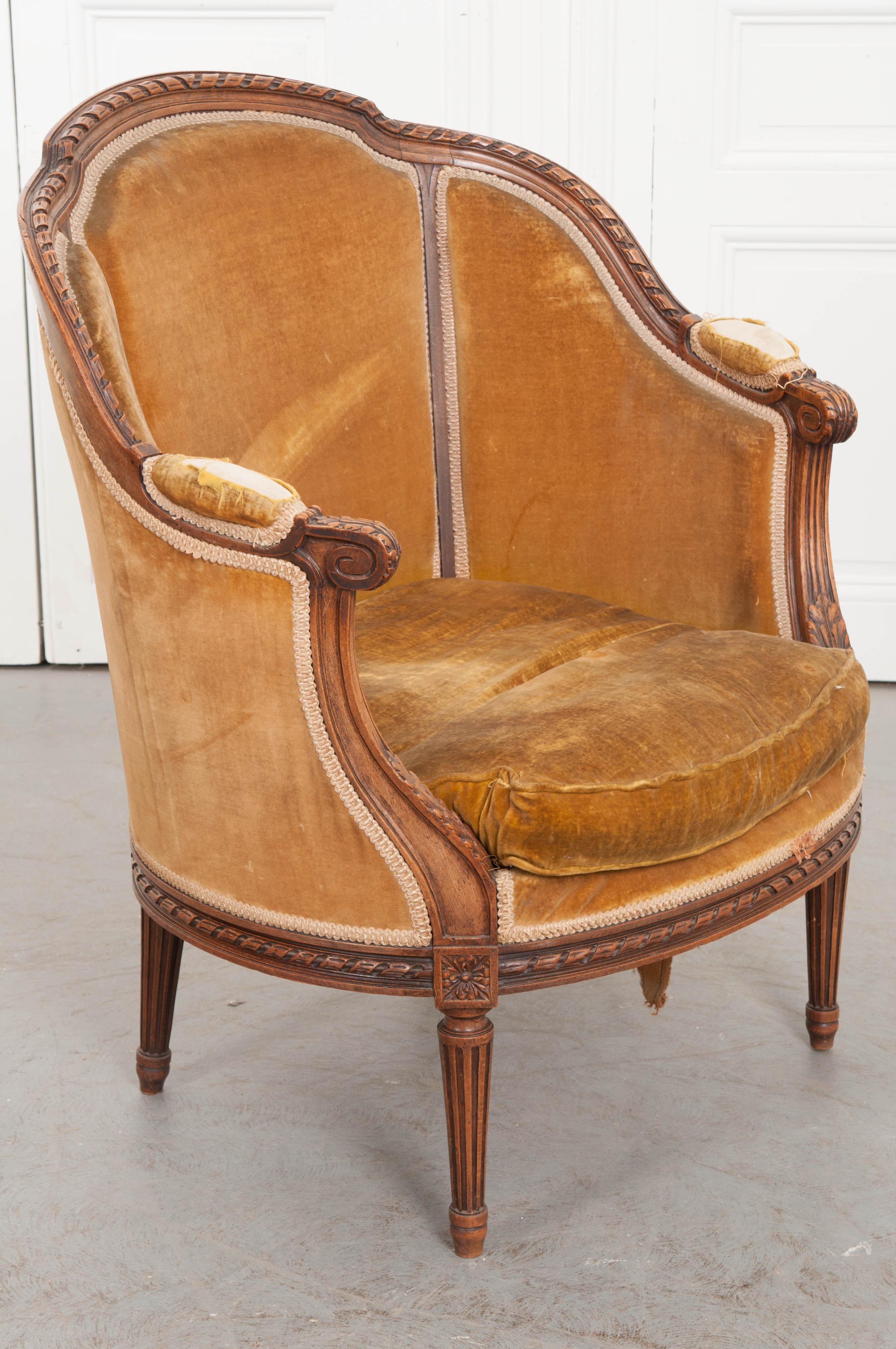 French, 19th Century Walnut Louis XVI Bergère 3