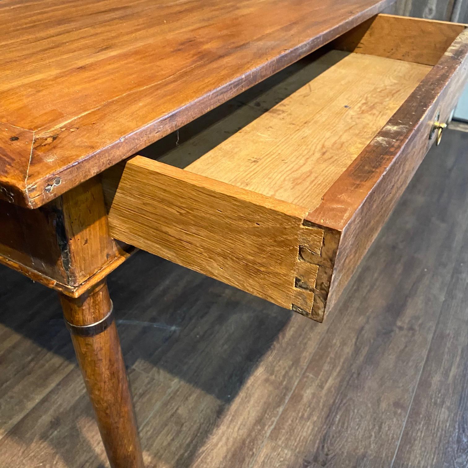French 19th Century Walnut Neoclassical Writing Desk or Side Table For Sale 6