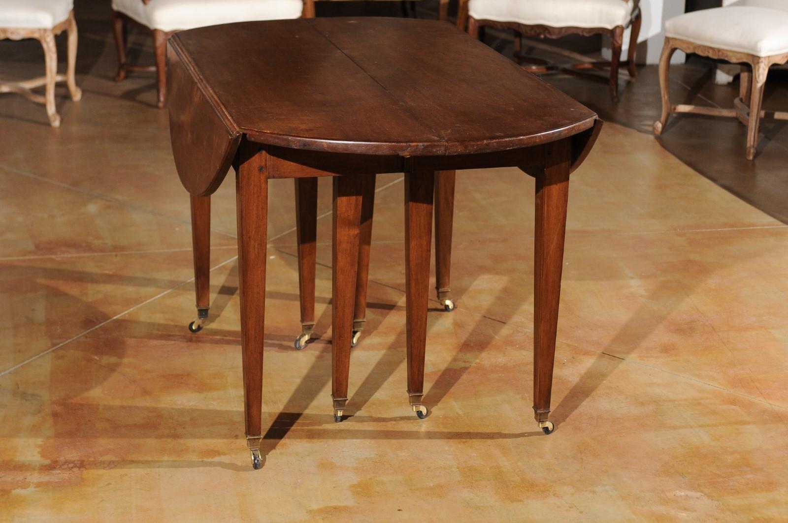 French 19th Century Walnut Oval Extension Dining Room Table with Leaves 6