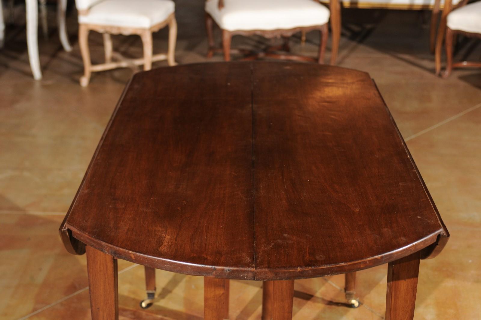 French 19th Century Walnut Oval Extension Dining Room Table with Leaves 8