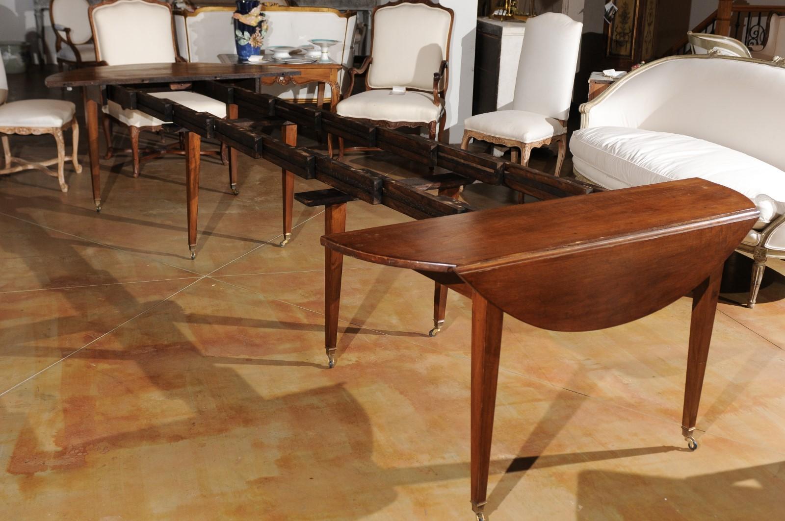 French 19th Century Walnut Oval Extension Dining Room Table with Leaves 1