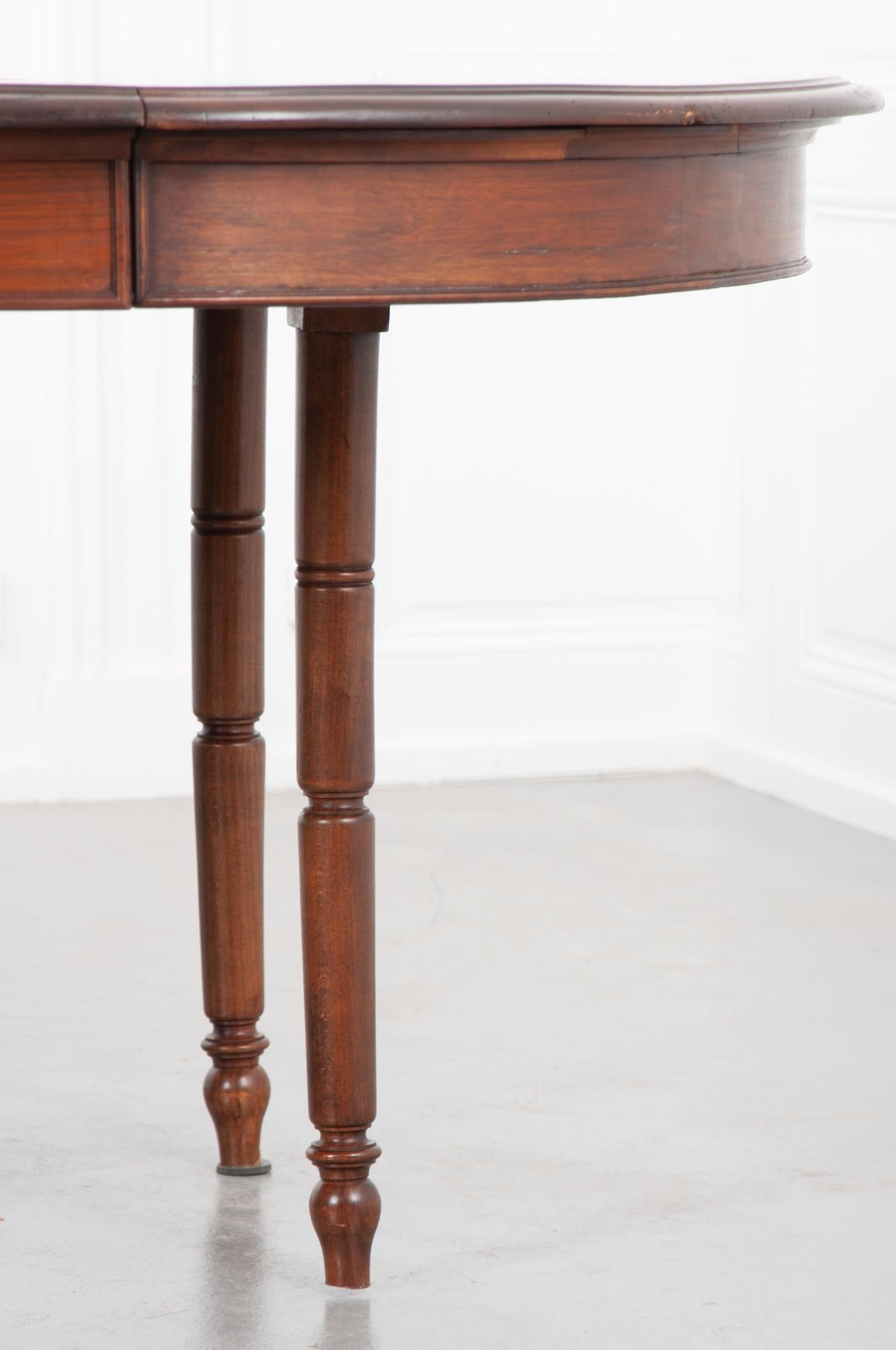 French 19th Century Walnut Oval Extension Table 6