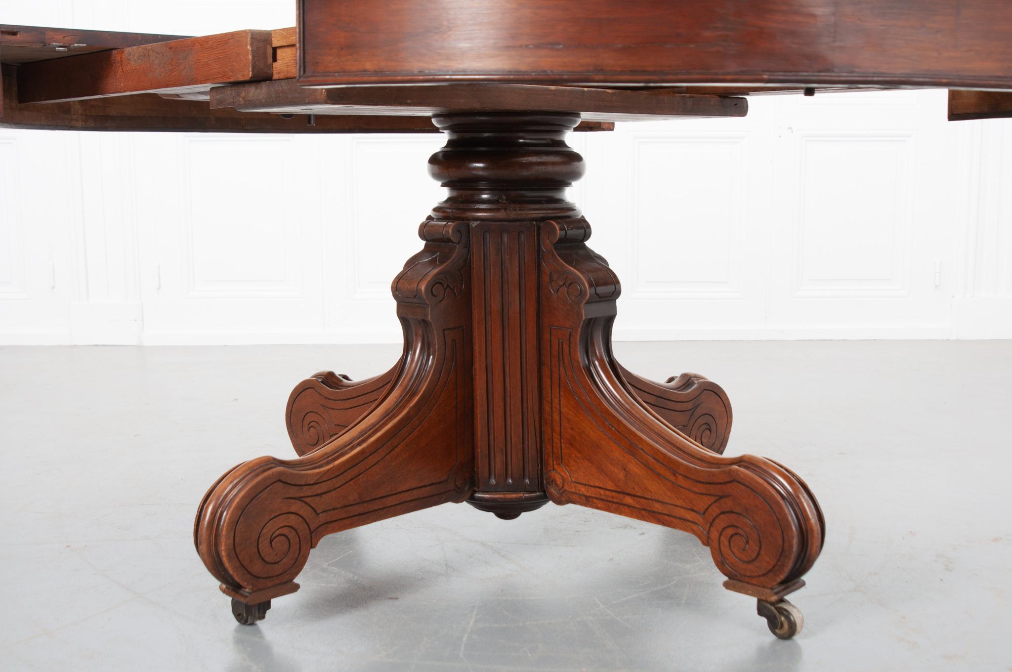 French 19th Century Walnut Oval Extension Table 7