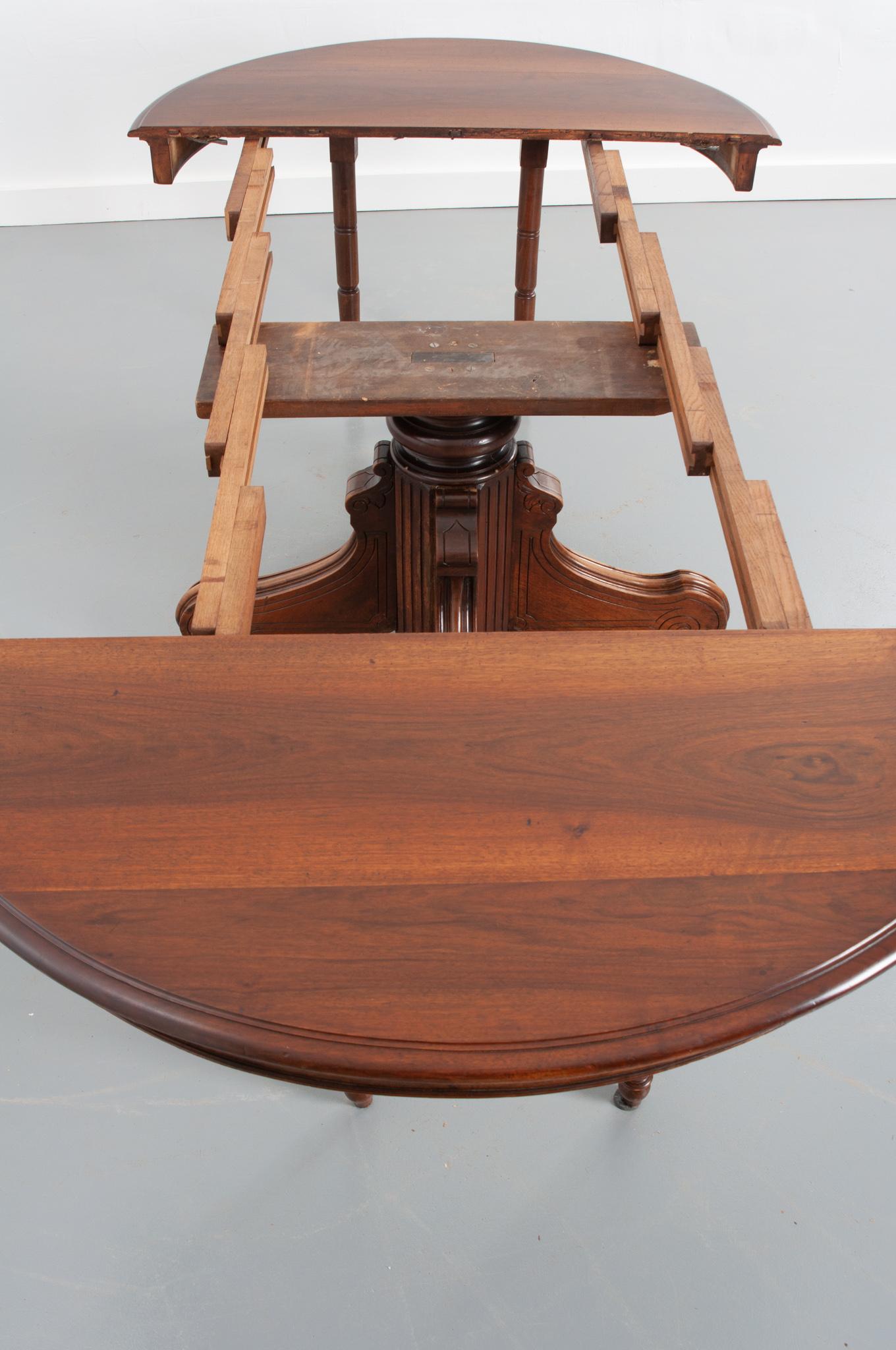 French 19th Century Walnut Oval Extension Table 1