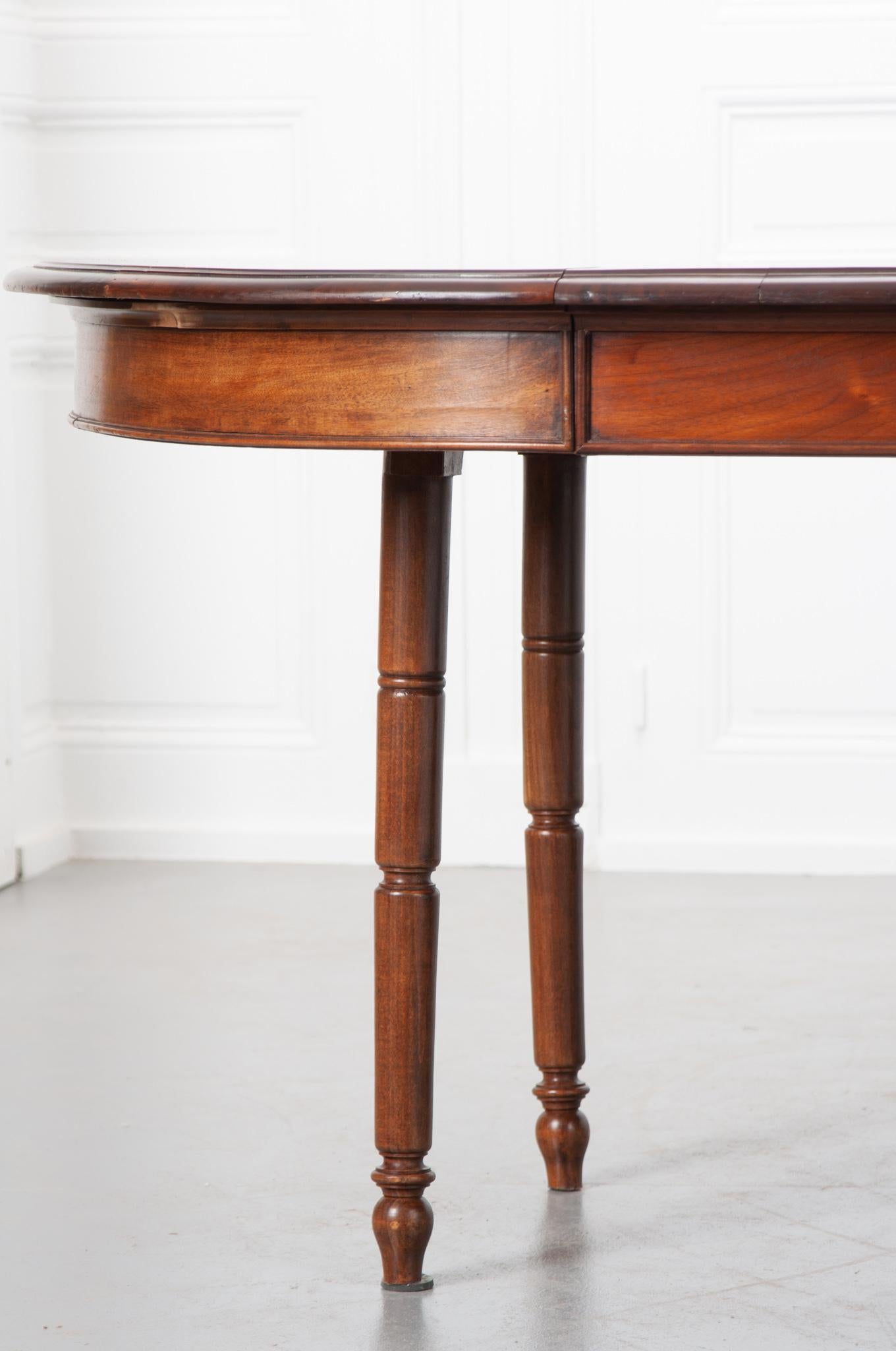 French 19th Century Walnut Oval Extension Table 5