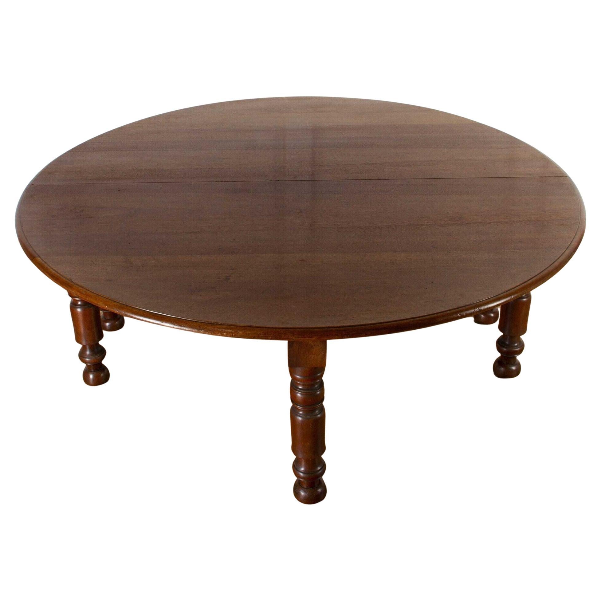 French 19th Century Walnut Round Table