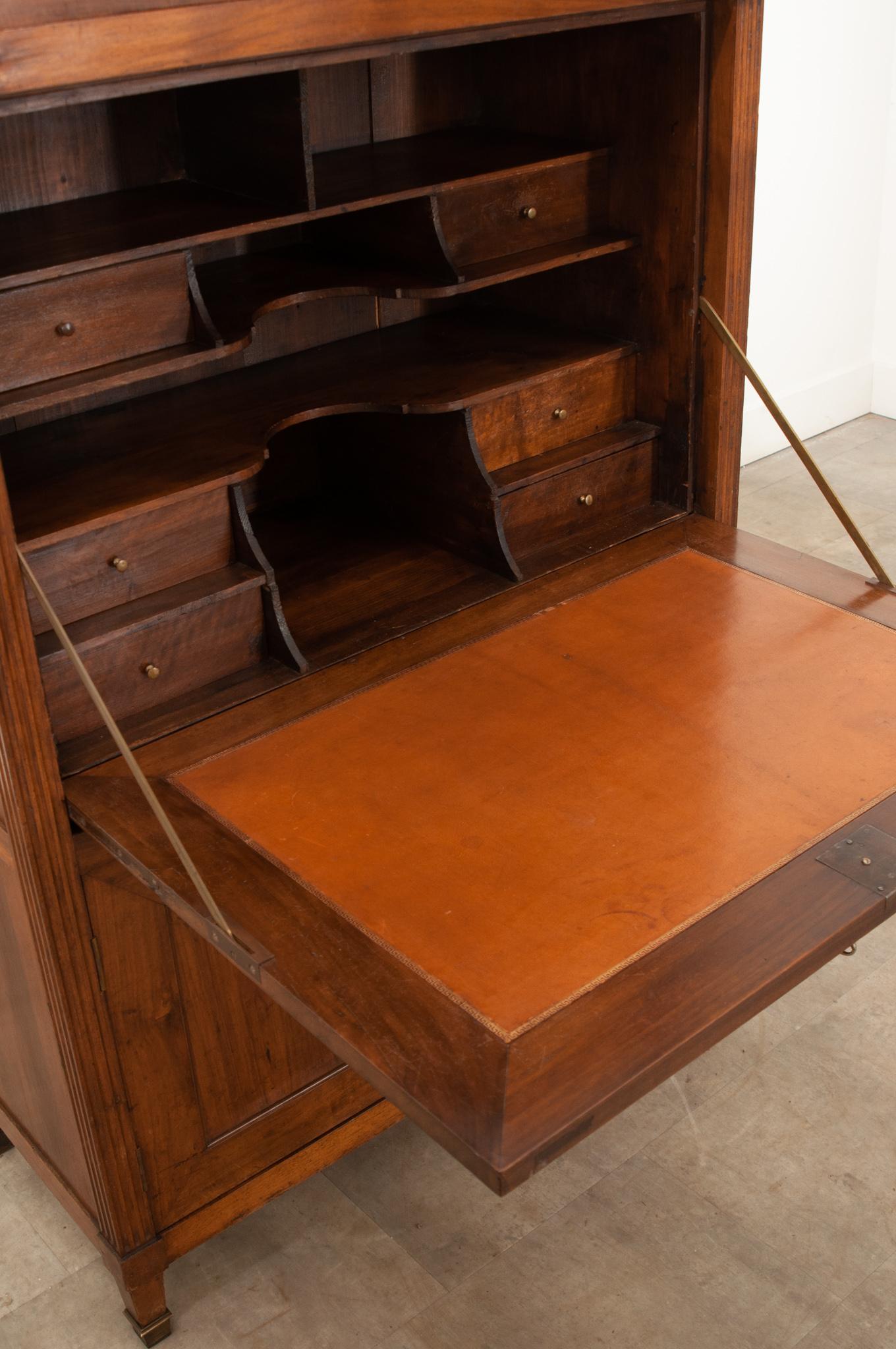 French 19th Century Walnut Secretaire a Abattant 2